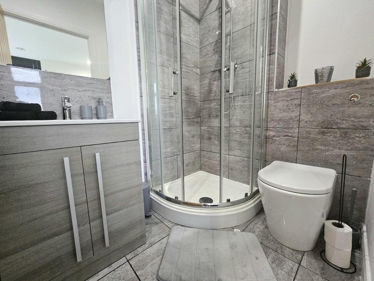 Apartment A&j - 2 Bed Flat With Netflix&disney Leicester