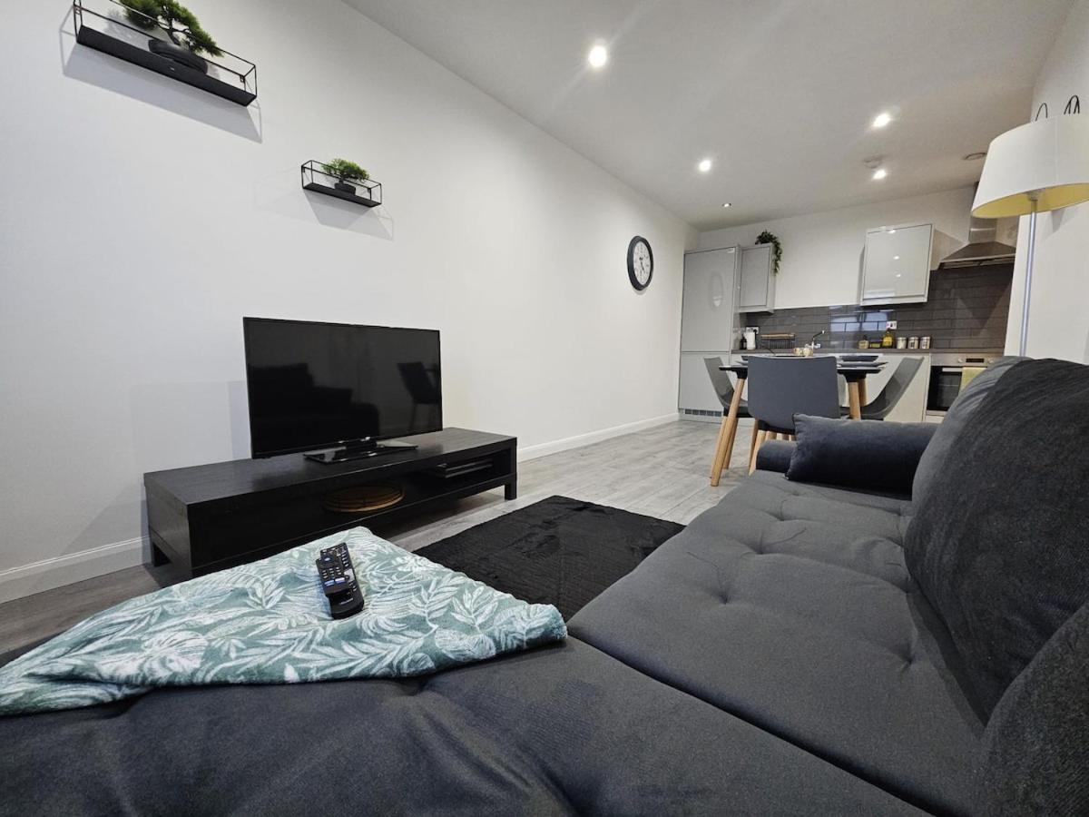 A&j - 2 Bed Flat With Netflix&disney