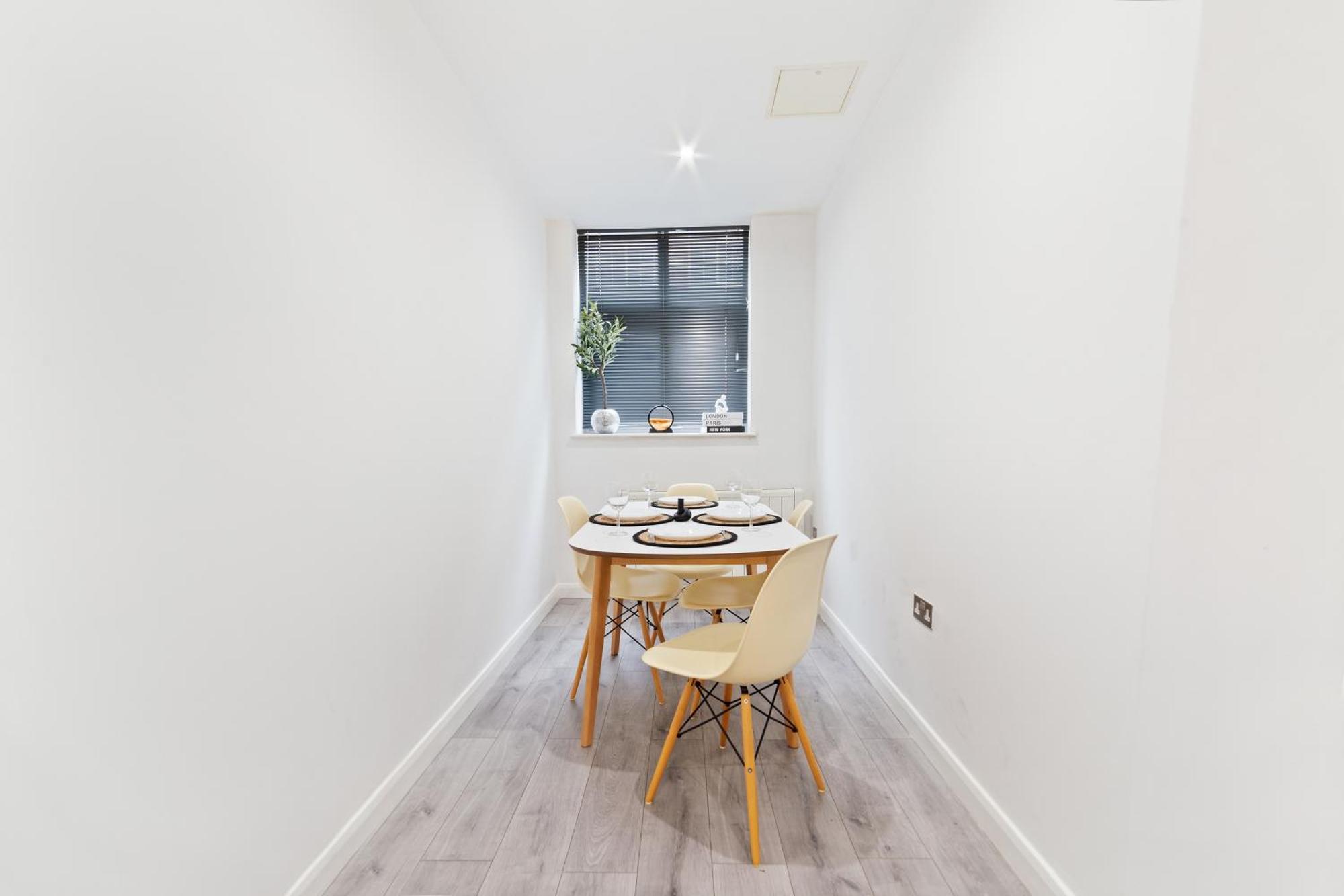 Centre Gem - Sleeps Up To 5 Apartment