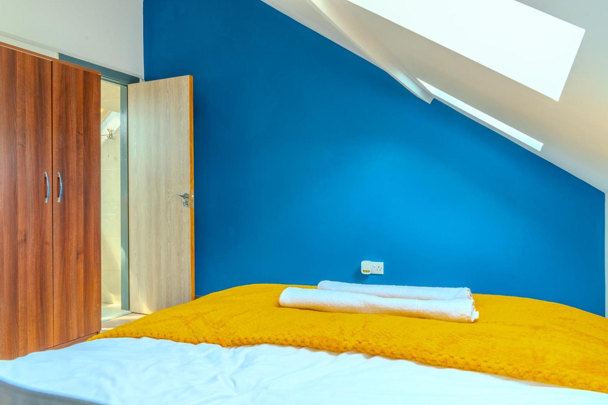 Luxury - Harrow Leicester