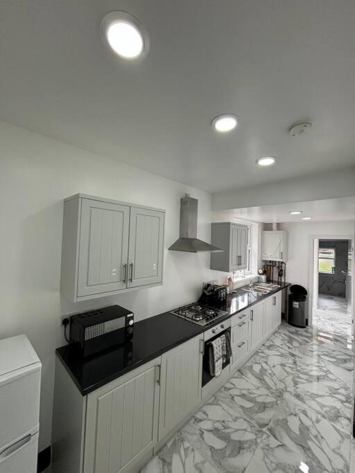 Malak Homes - Vernon Apartment *