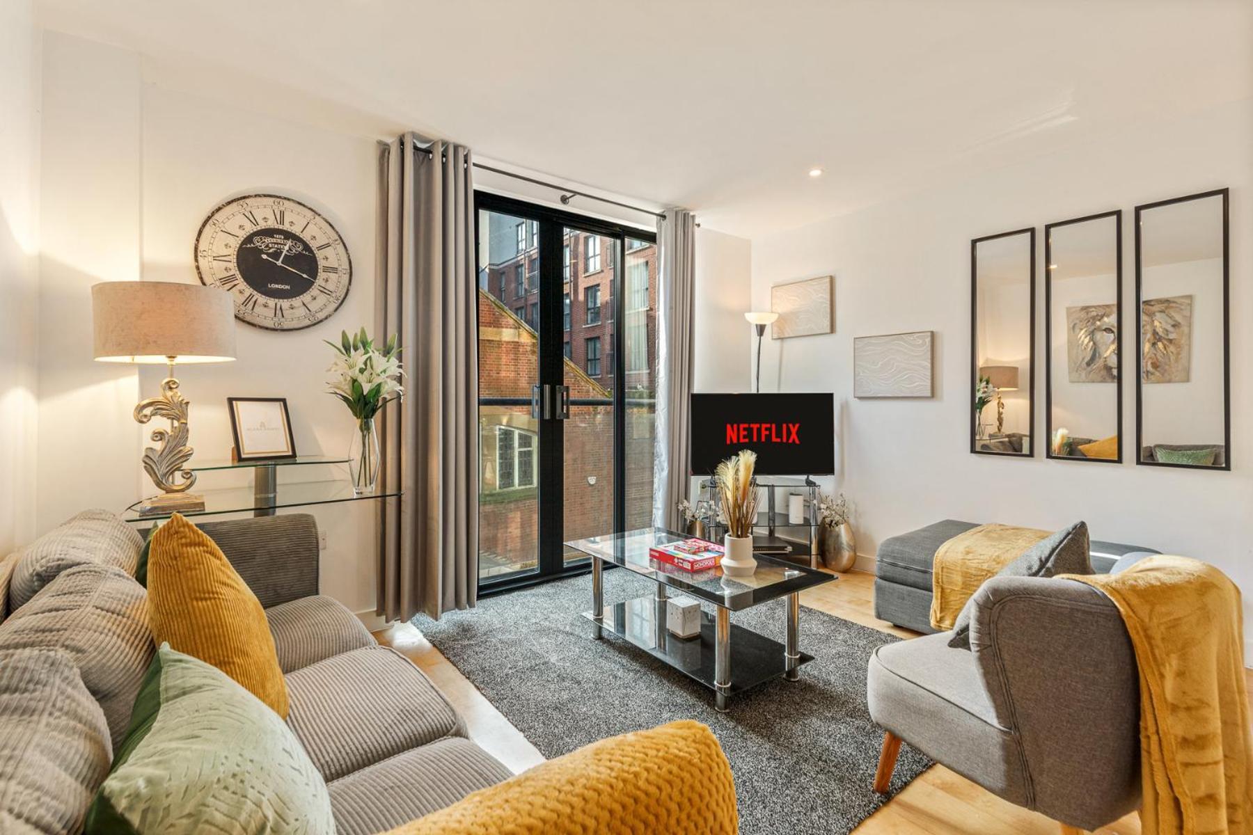 The Suite- Comfy Blissful Getaway In Centre L Samsung Smart Tv With Free Netflix High-speed Wi-fi