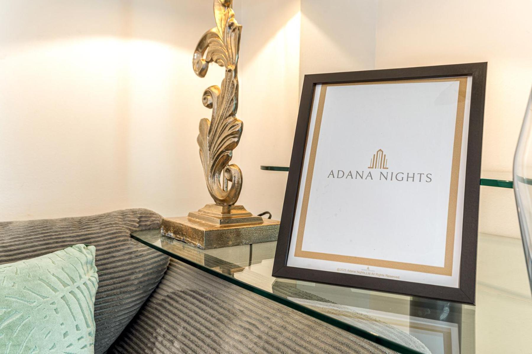 The Suite- Comfy Blissful Getaway In Centre L Samsung Smart Tv With Free Netflix High-speed Wi-fi Apartment