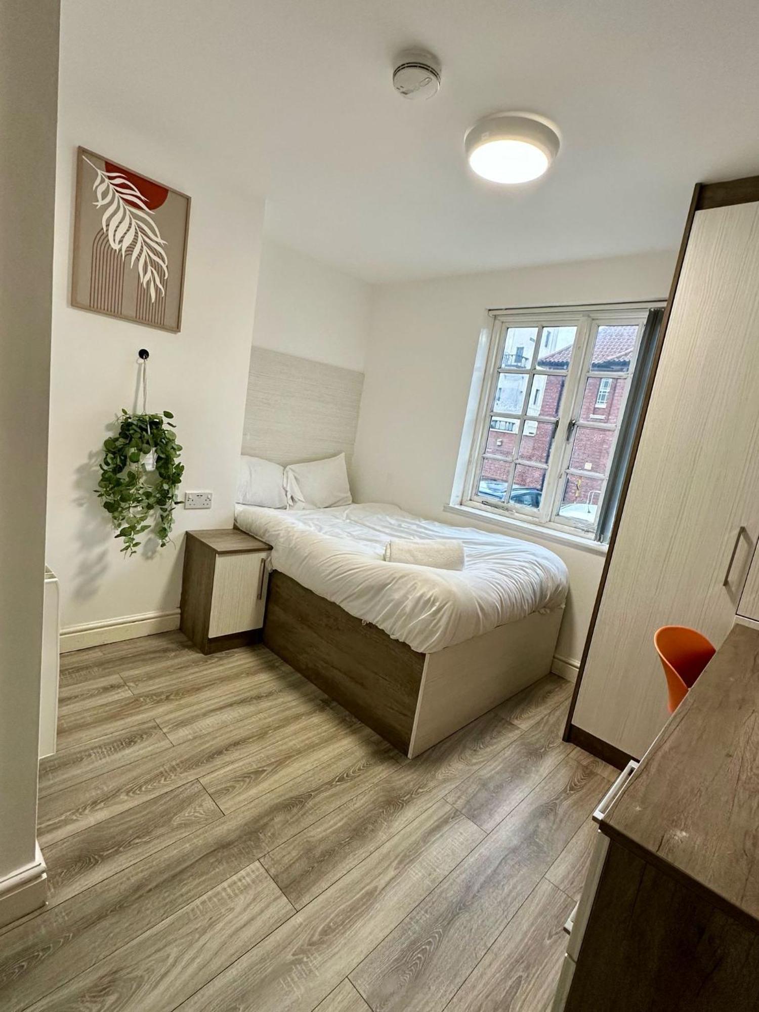 Lancaster Apartment