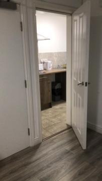 Lancaster Apartment *