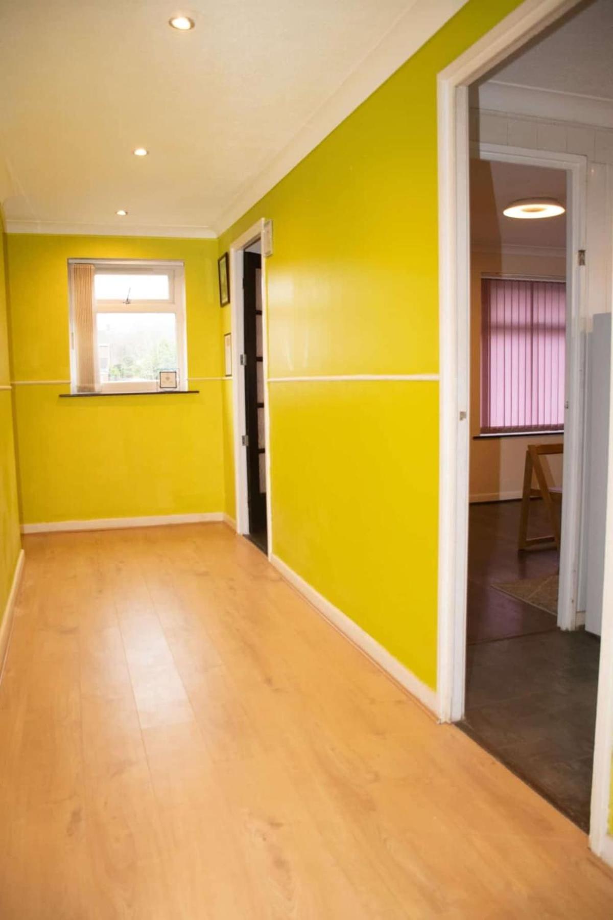 Simlar Luxury Stay, Parking, Wi-fi, Basketball Court Apartment *