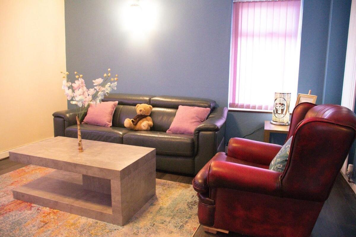 Apartment Simlar Luxury Stay, Parking, Wi-fi, Basketball Court Leicester