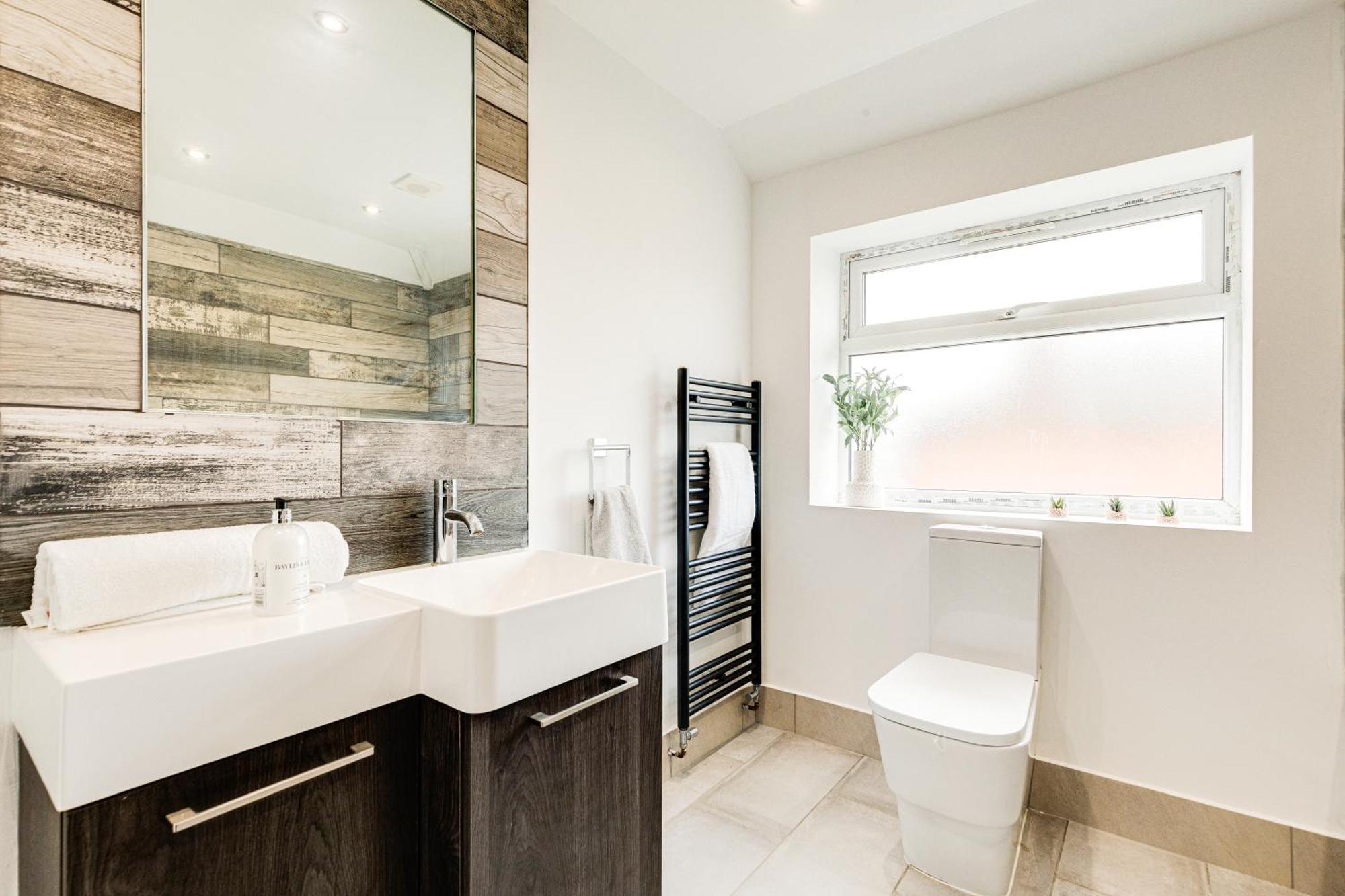 Holiday home Glade House-3-bed With Free Parking I Free Wifi I 65-inch Tv *