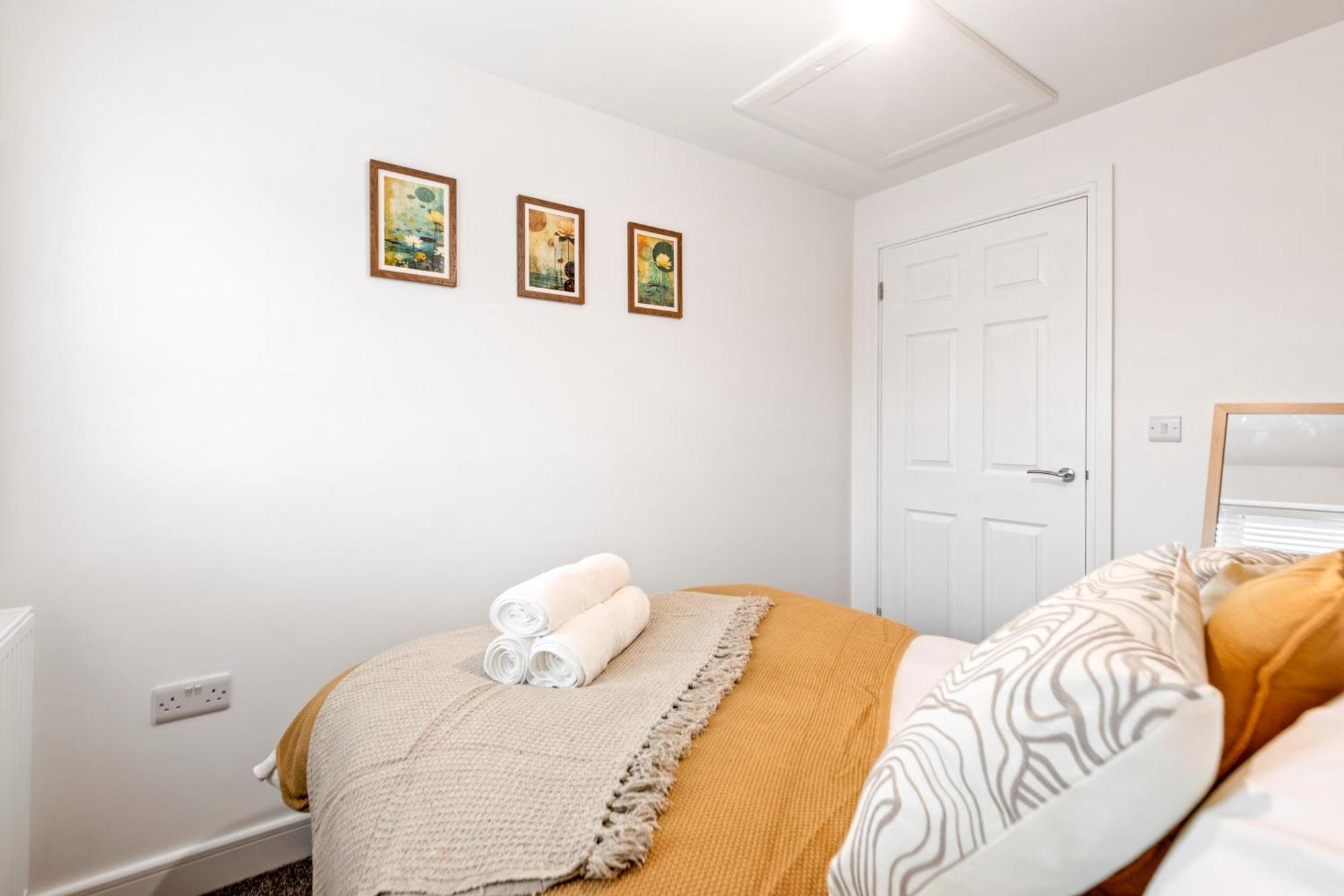 Glade House-3-bed With Free Parking I Free Wifi I 65-inch Tv Holiday home *