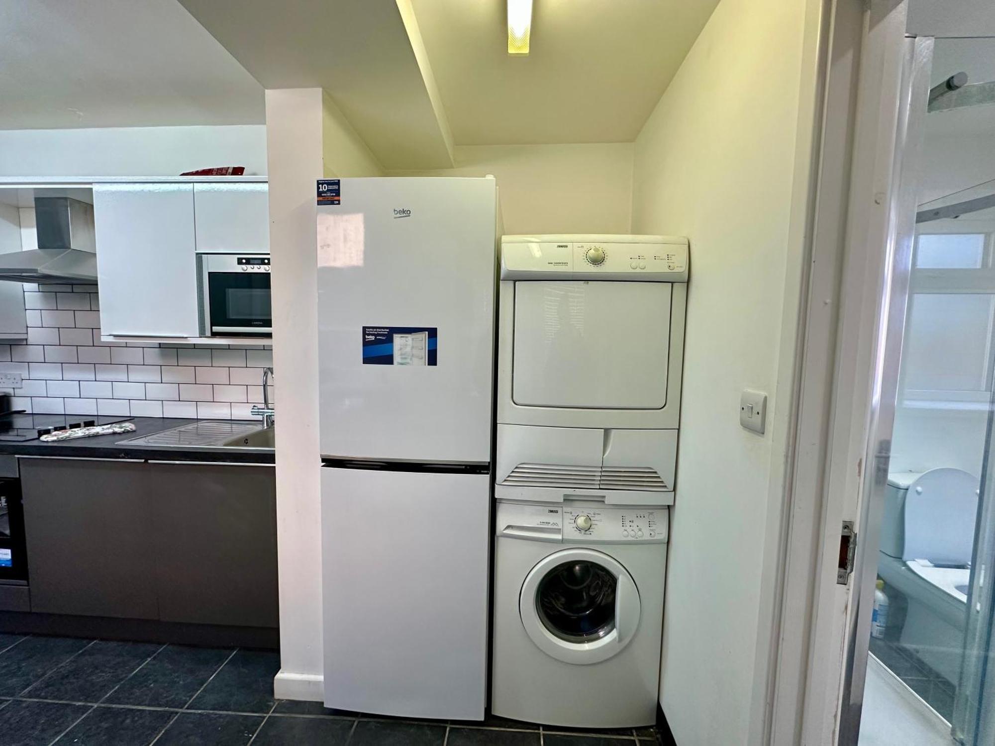Luxury 4-bed 3 Bathroom House In Holiday home *