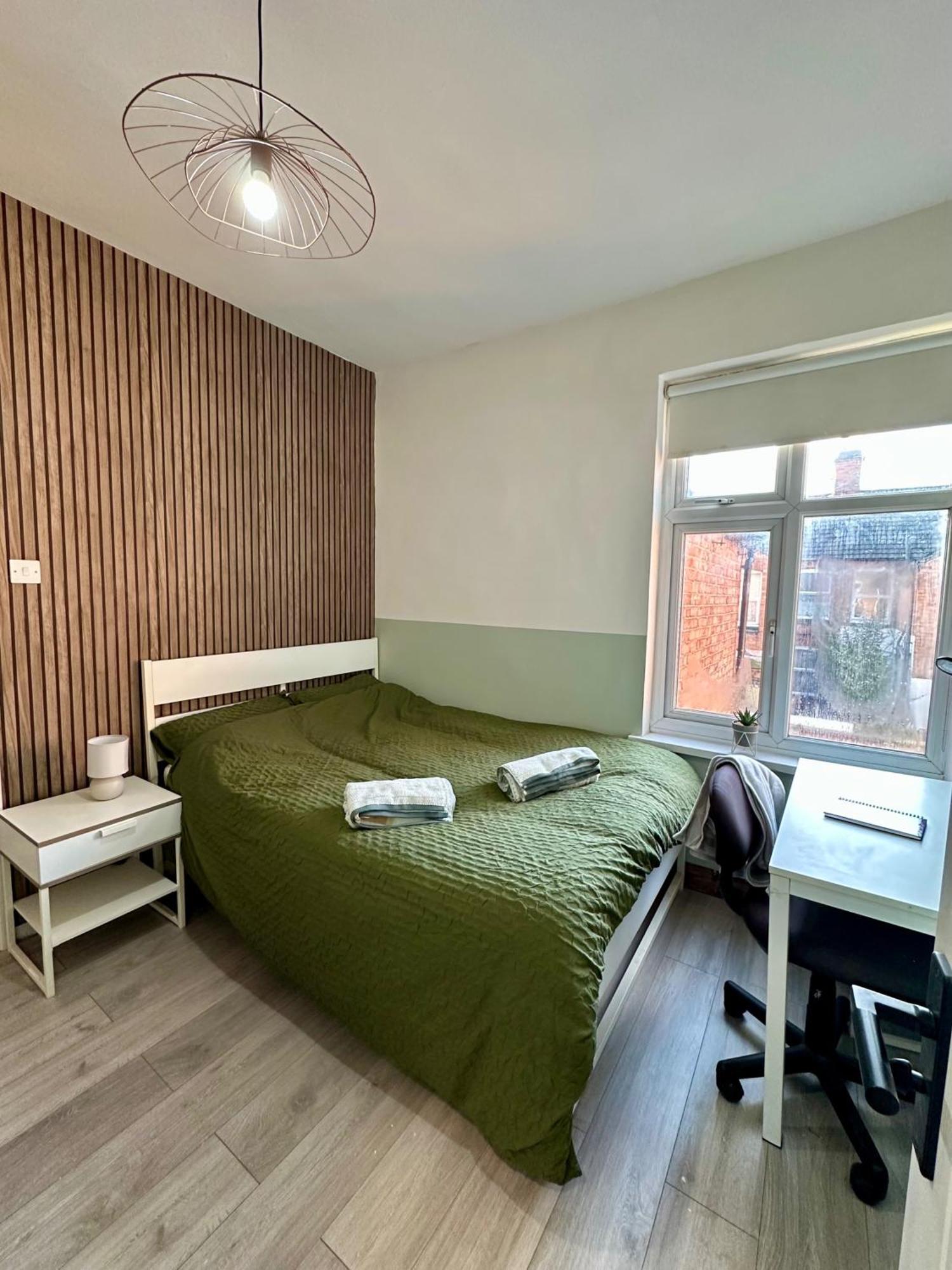 Holiday home Luxury 4-bed 3 Bathroom House In *