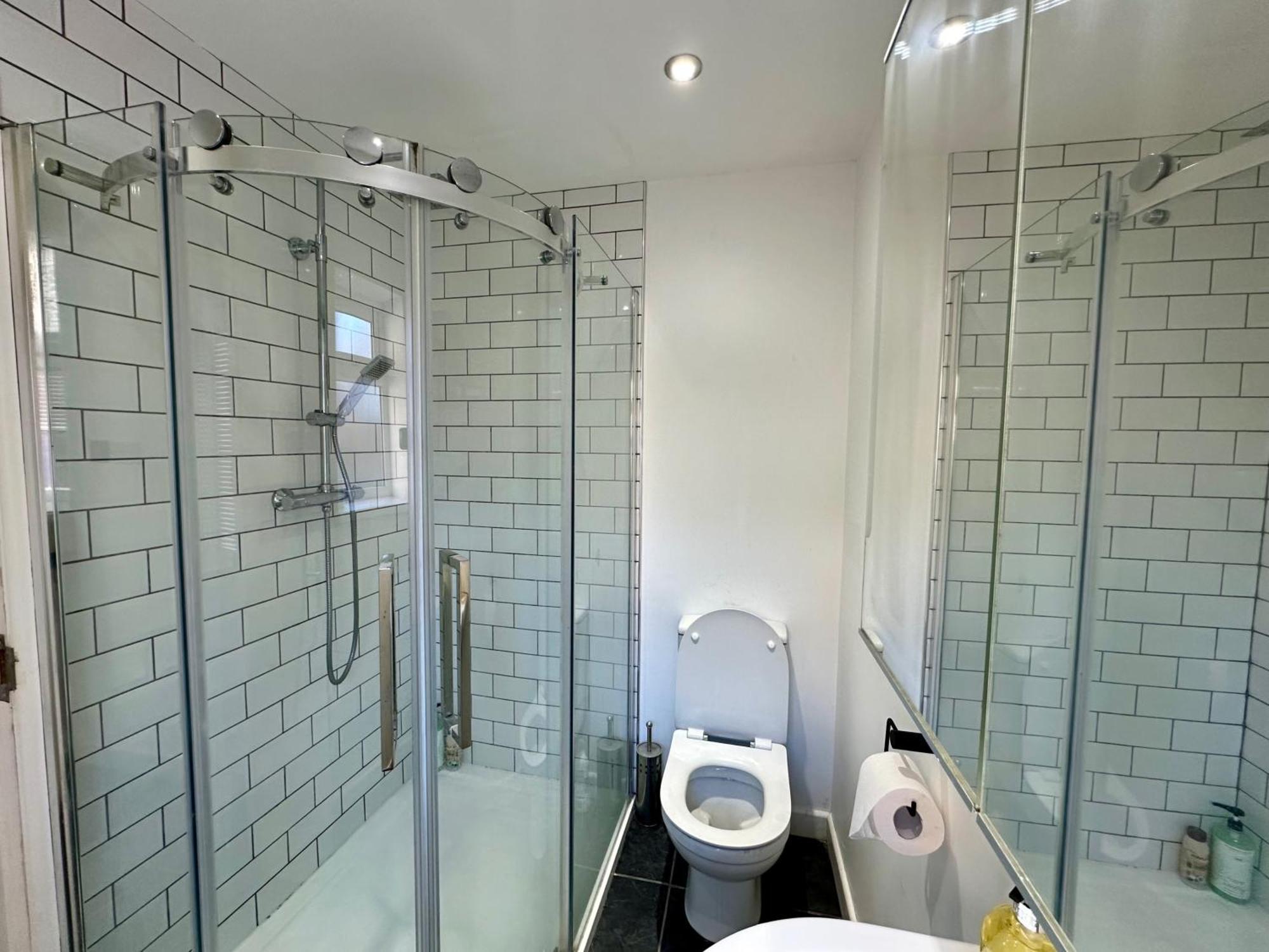 Luxury 4-bed 3 Bathroom House In Leicester