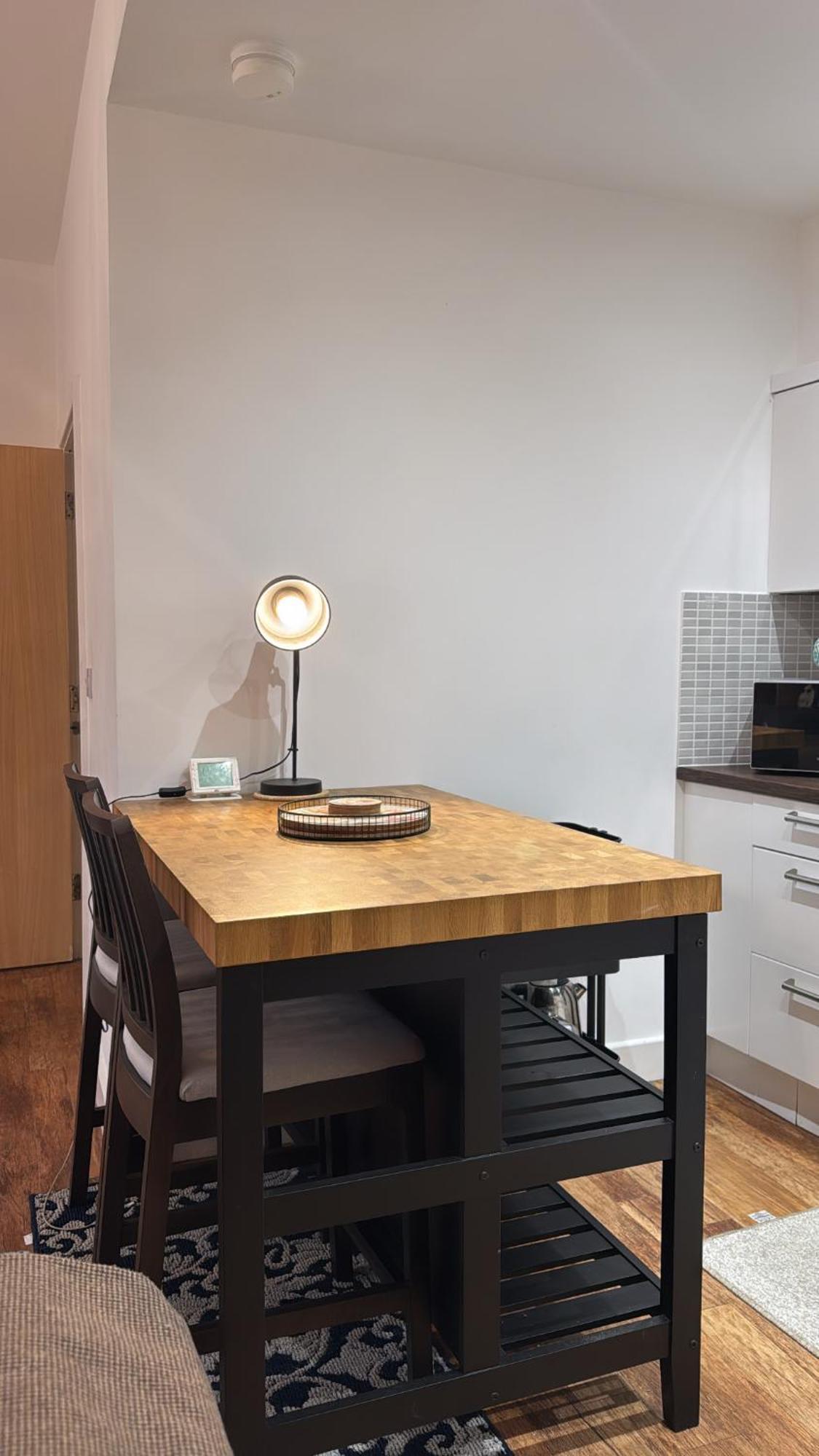 Two Bed By Lurxury Apartment