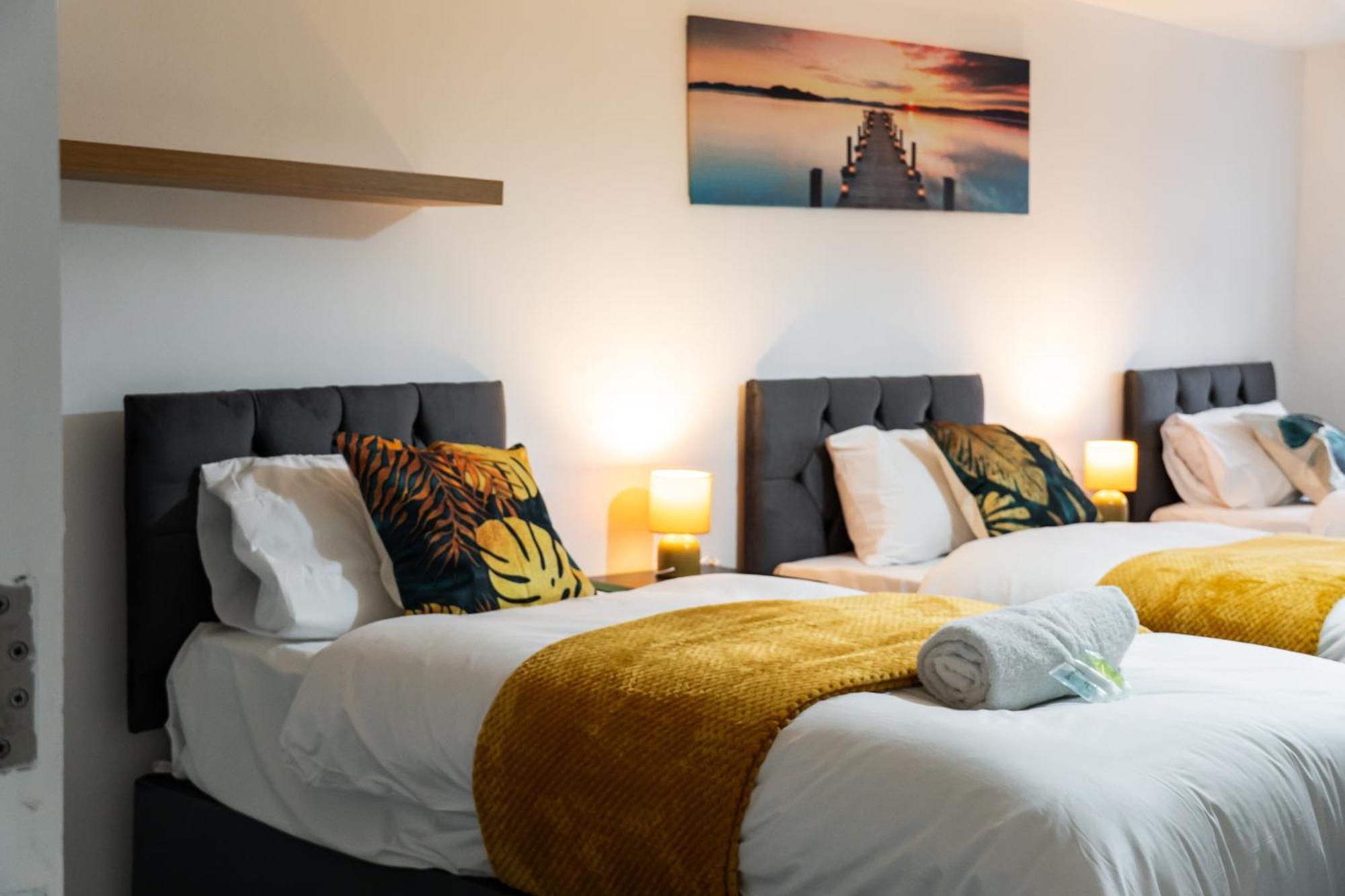 Luxury - Harrison * Leicester
