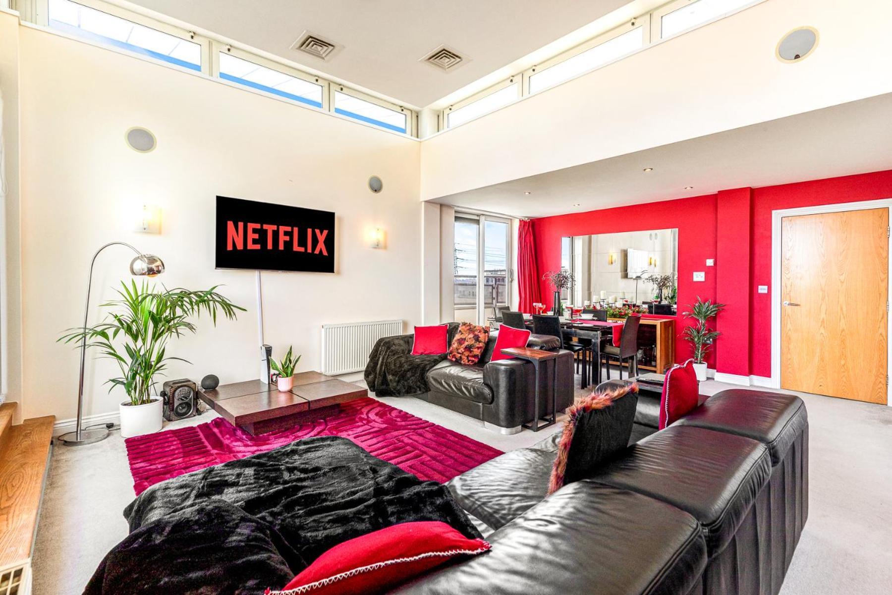 Centre Luxury Penthouse With Balcony, Terrace & Free Parking Leicester