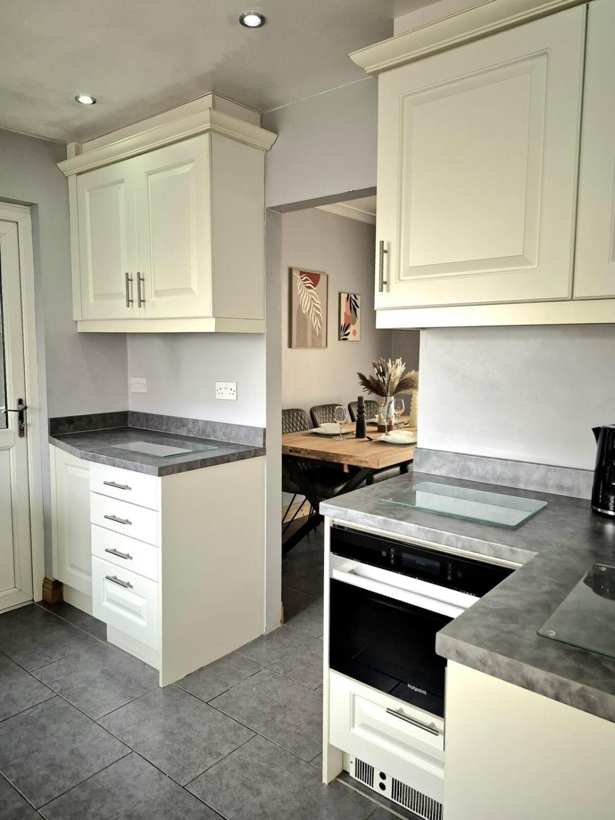 Apartment Cozy 3-bed House Near Fosse Park With Parking Leicester