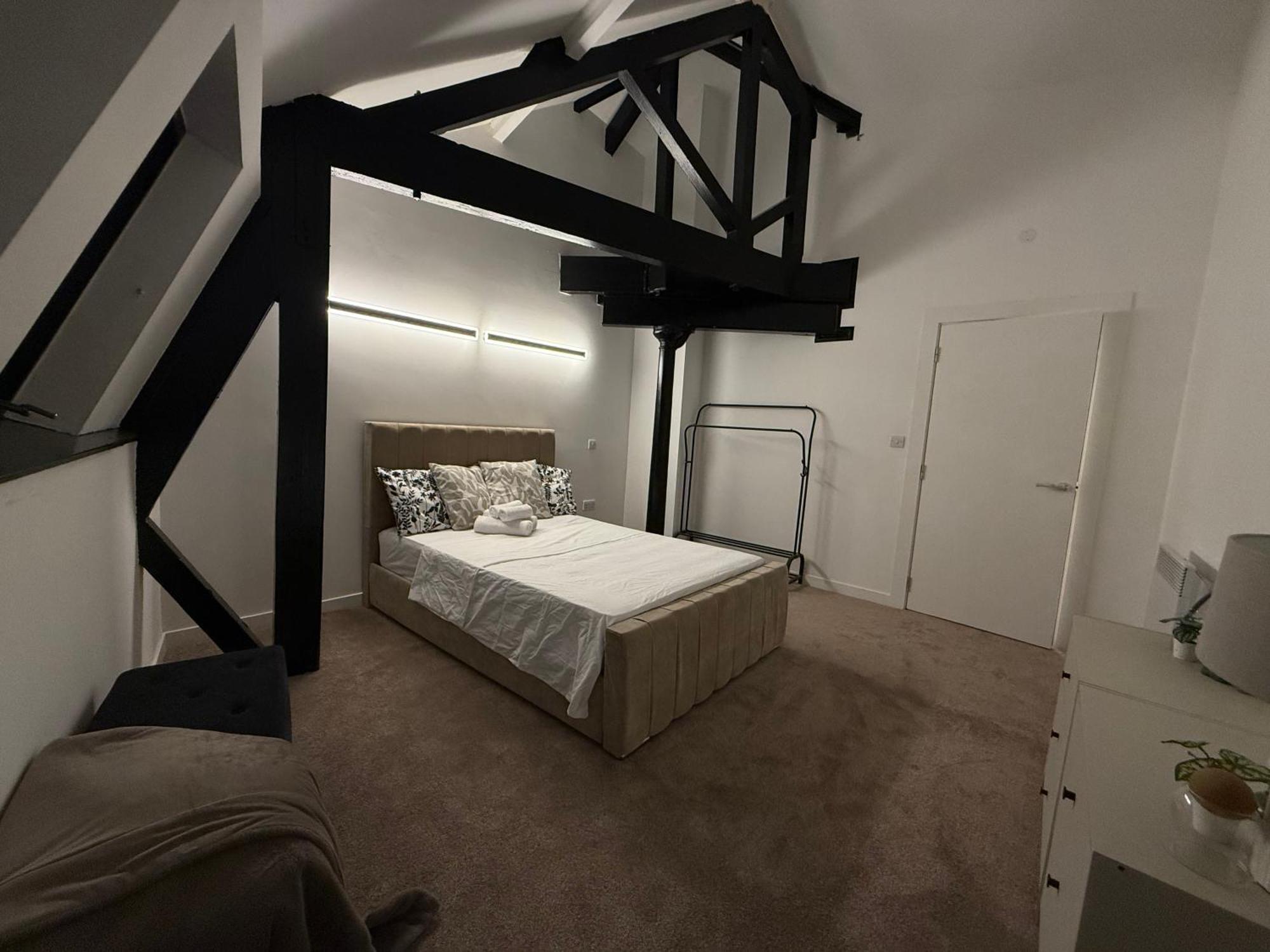 1 Bed Flat In Centre Apartment Leicester