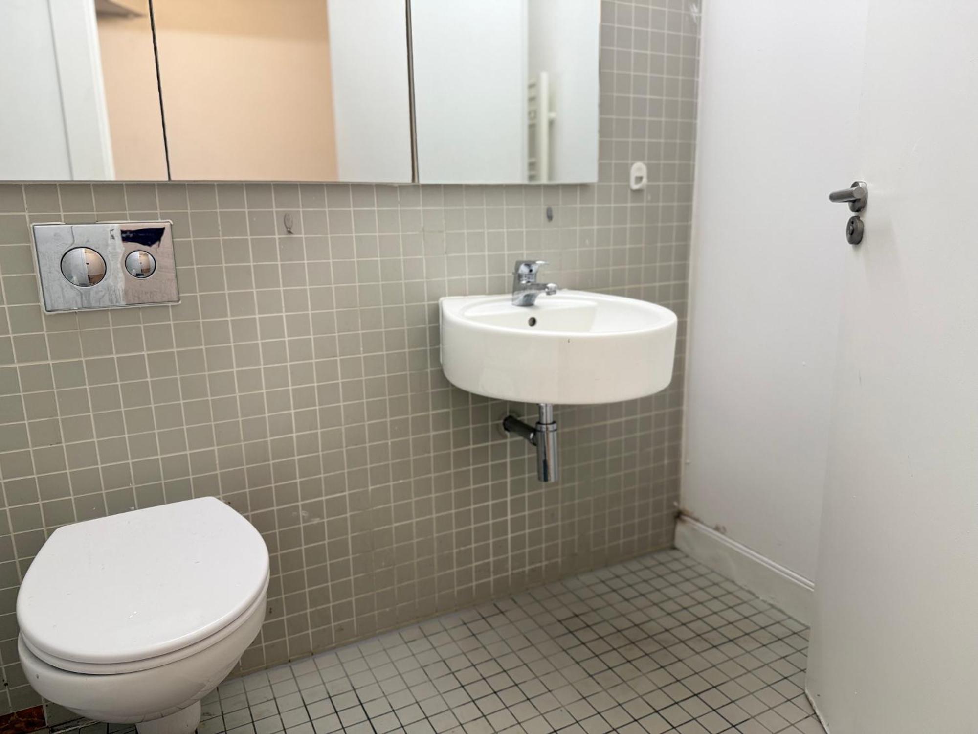 1 Bed Flat In Centre