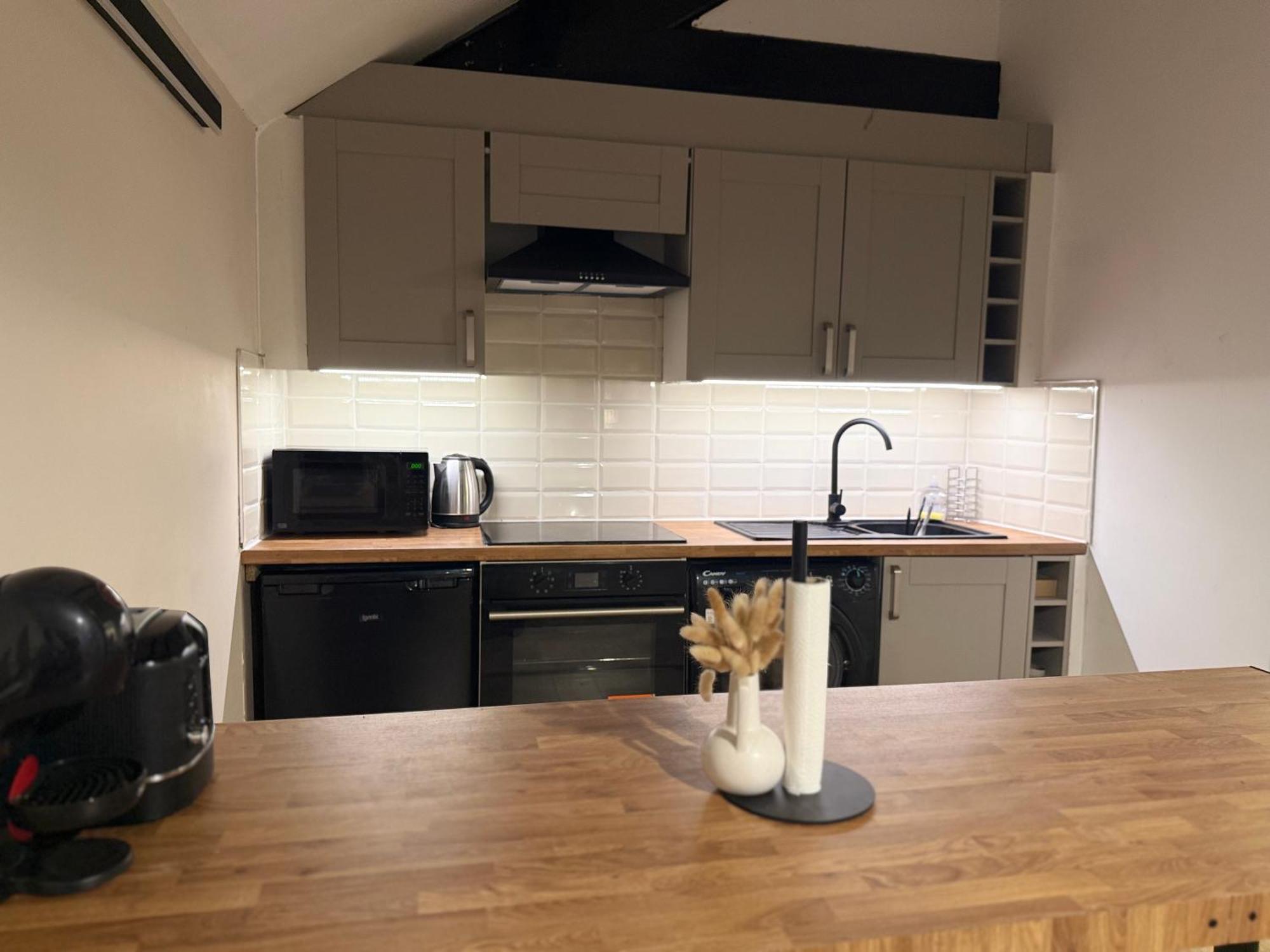 1 Bed Flat In Centre * Leicester