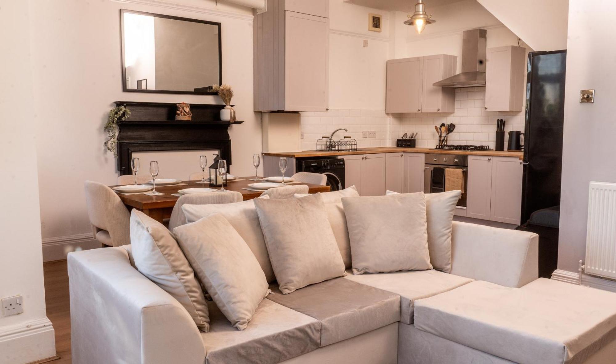 Apartment Luxuria 2- Bedroom Luxury