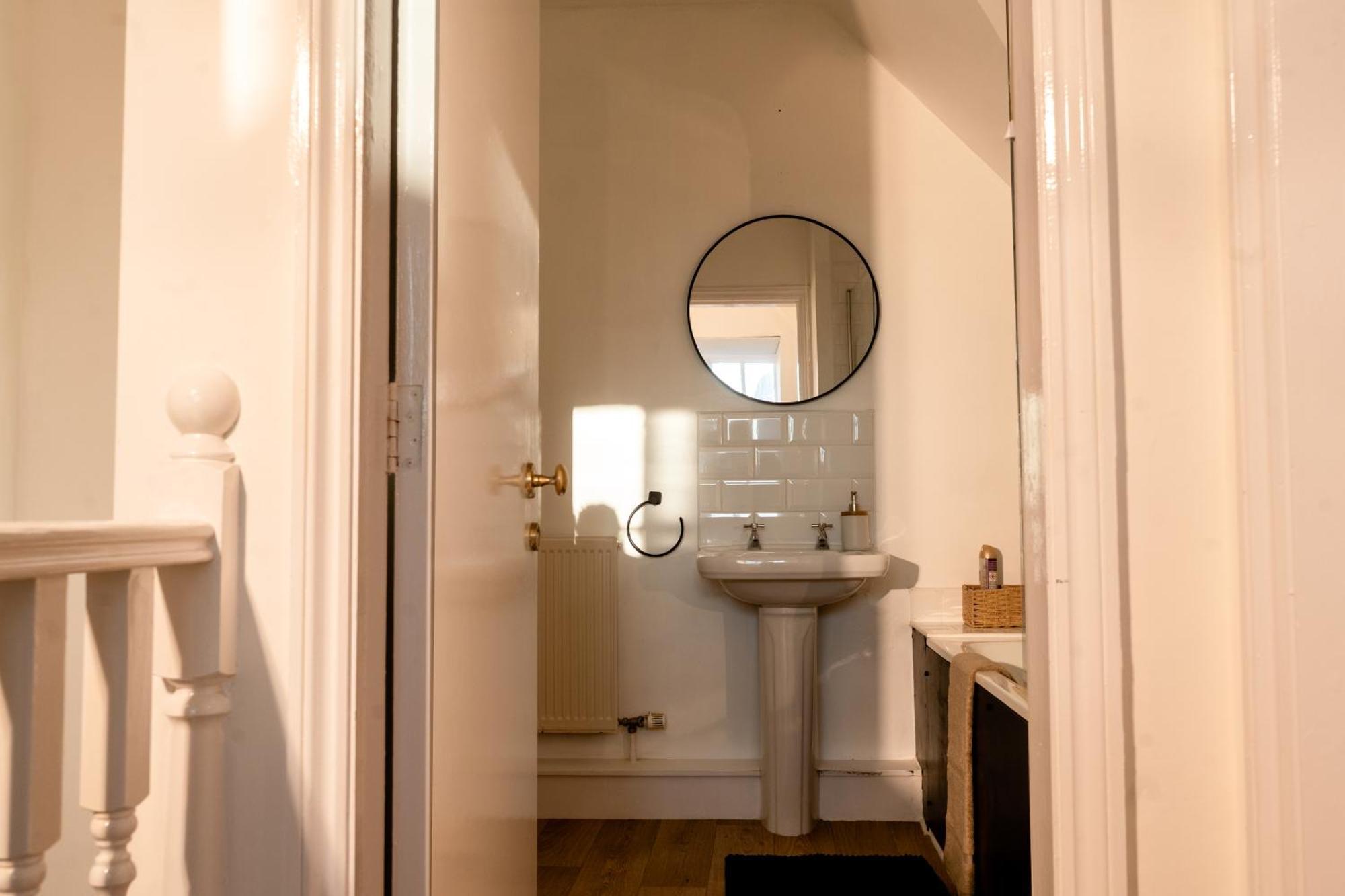 Luxuria 2- Bedroom Luxury *