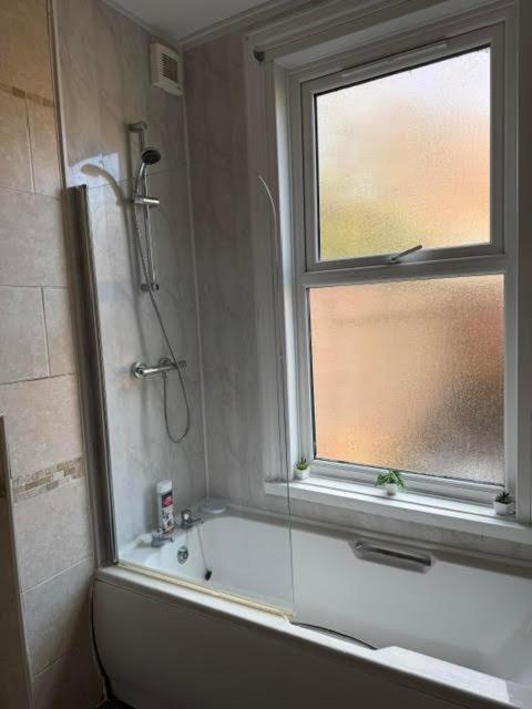 Cozy Haven Near And General Hospital Apartment *