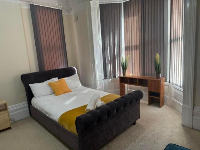 Cozy Haven Near And General Hospital
