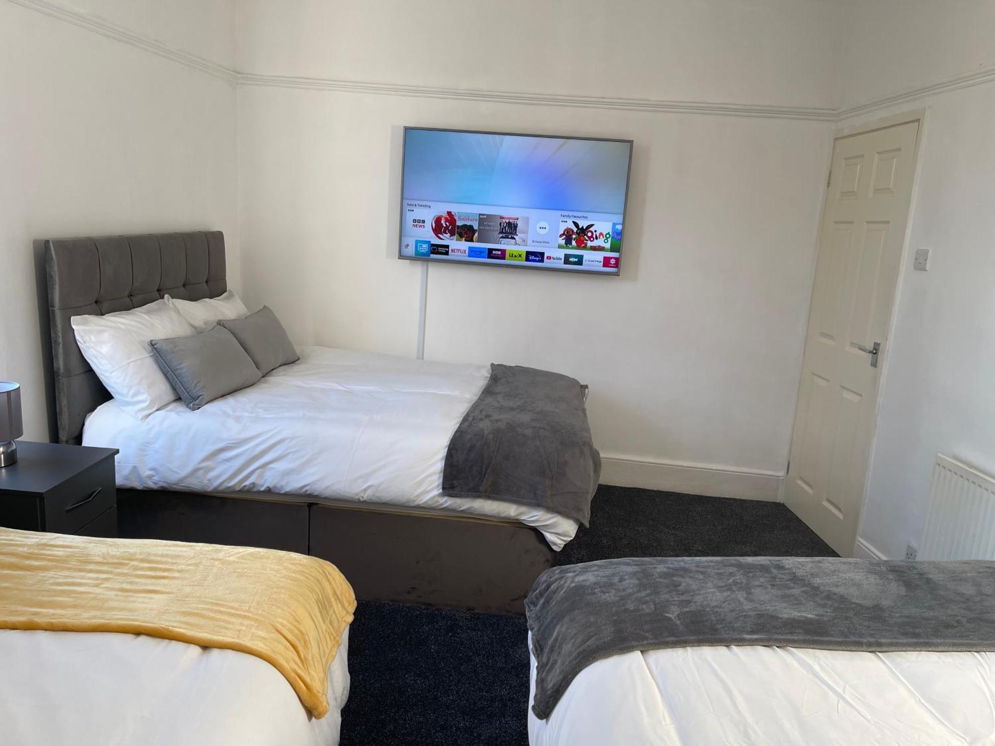 Apartment Hometel Digs Comfy Sleeps 12 *