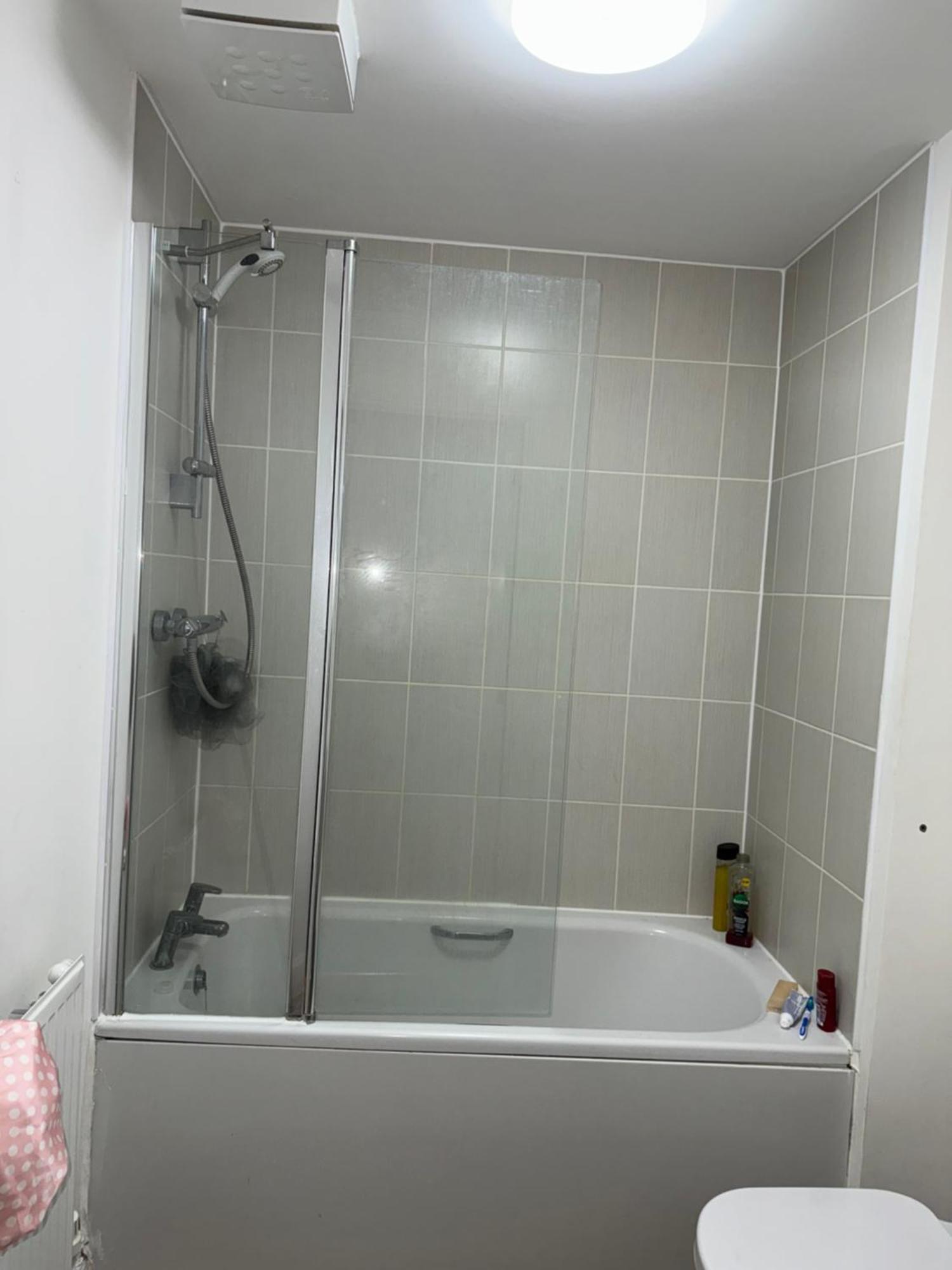 Modern En-suite Private Near Stadium & Centre Homestay *