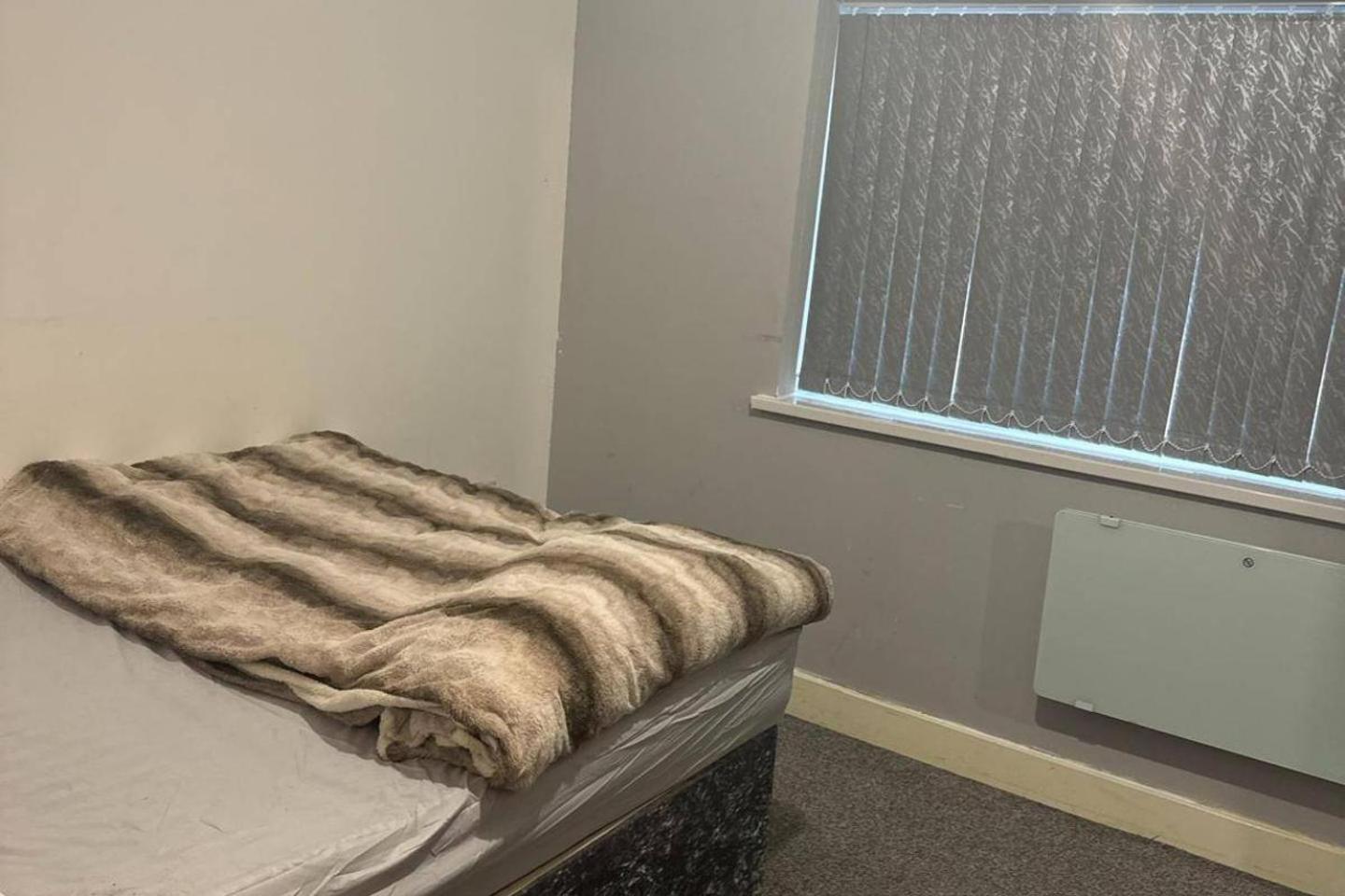 Cosy - Sleeps 5 Free Parking & Patio Holiday home *