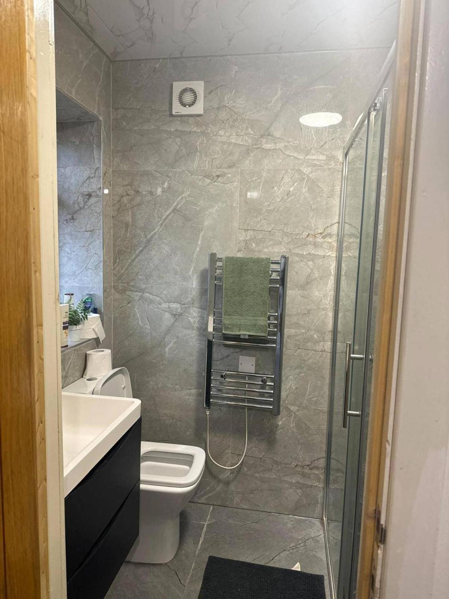 Cosy - Sleeps 5 Free Parking & Patio * Leicester