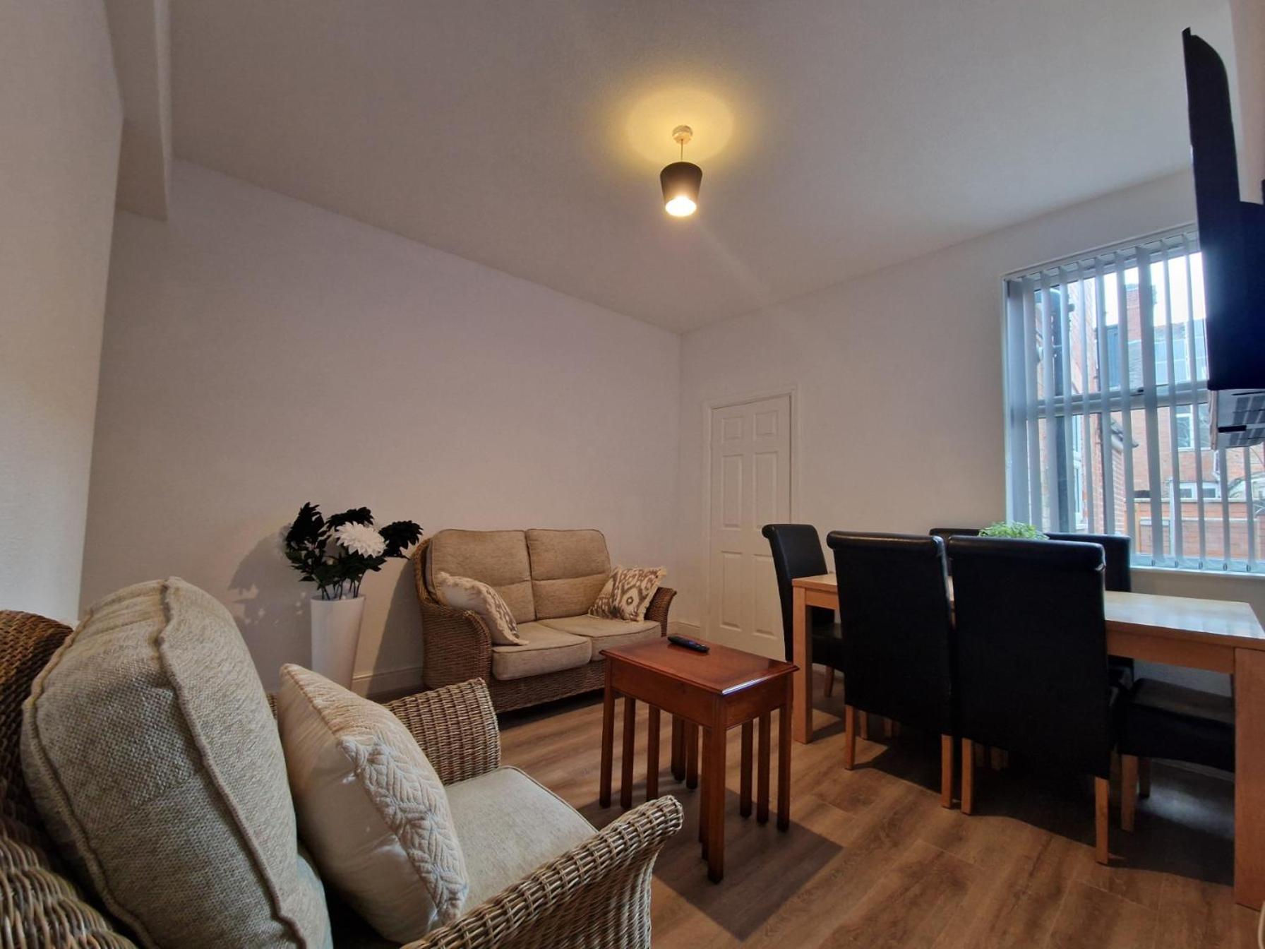 Living Serviced 2 Holiday home