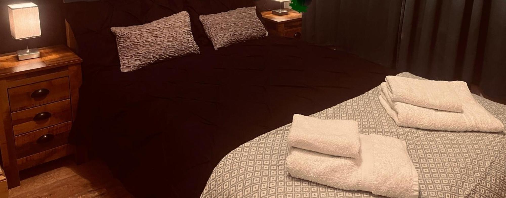 Log Sleeping Pods With Free Breakfast Parking Drinks *