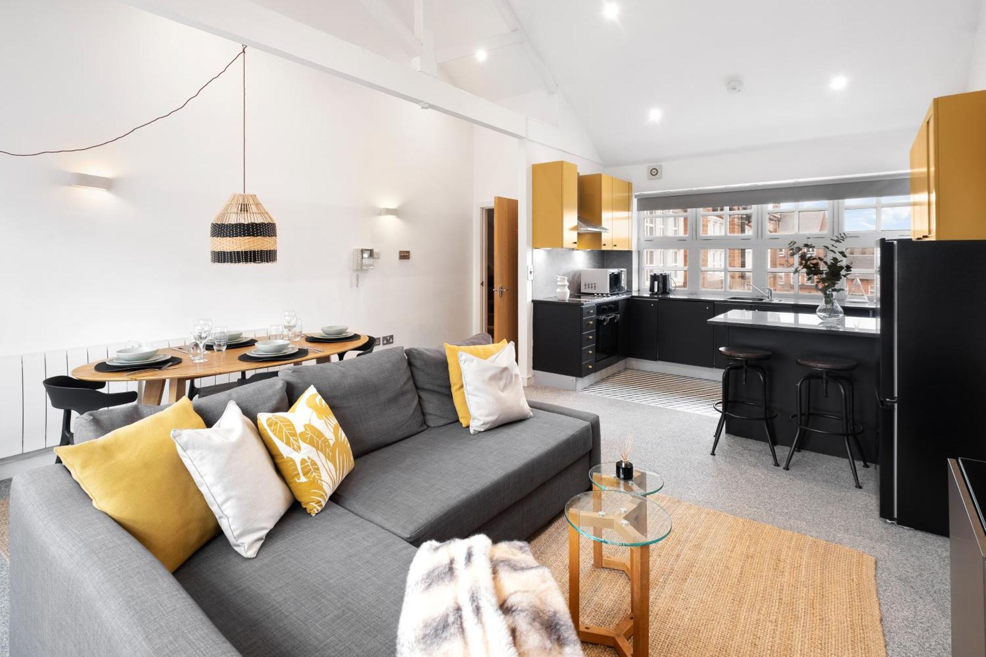 The Palm- Centre 2 Bed, Sleeps 7, Netflix