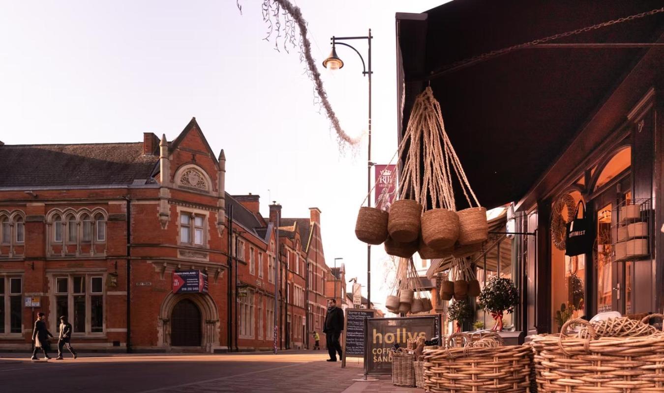 The Palm- Centre 2 Bed, Sleeps 7, Netflix *