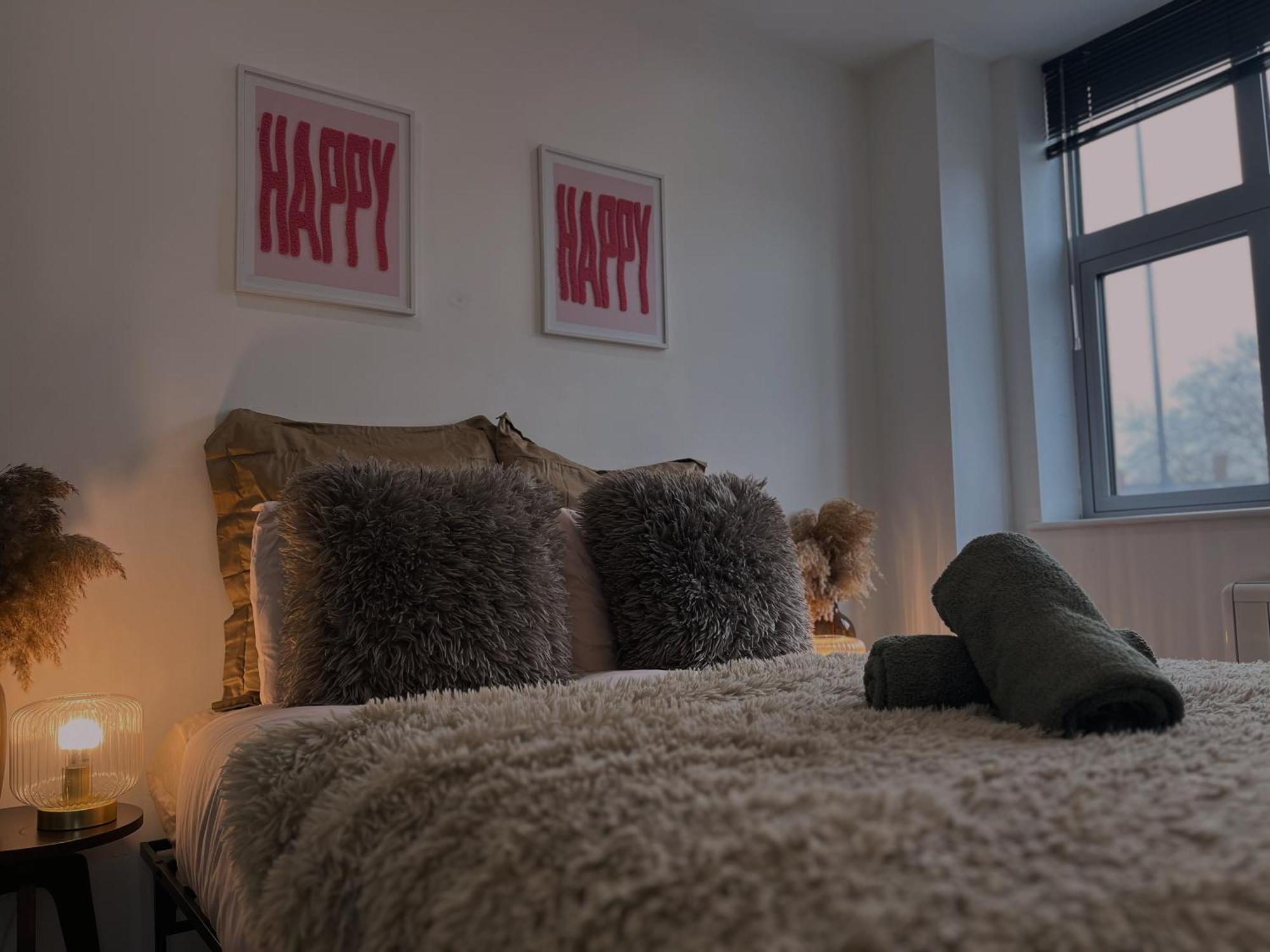 Apartment Groovy Central King Suite - Free Gym! *