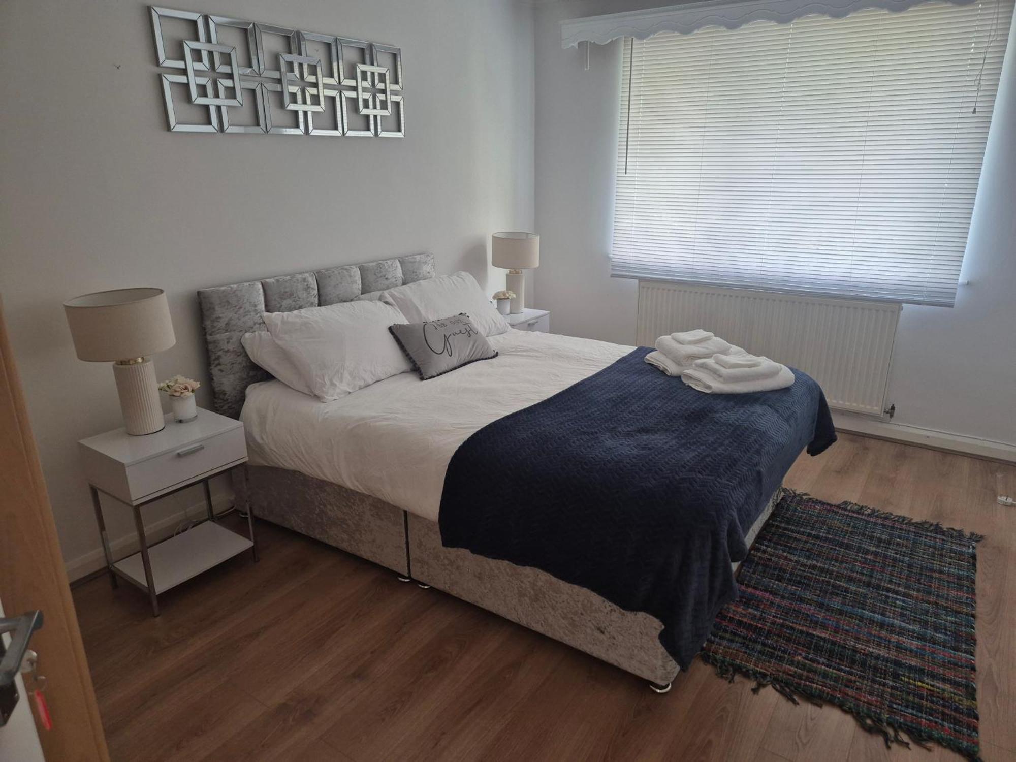 - Sleeps 6 - Garden - Wheelchair Access * Leicester