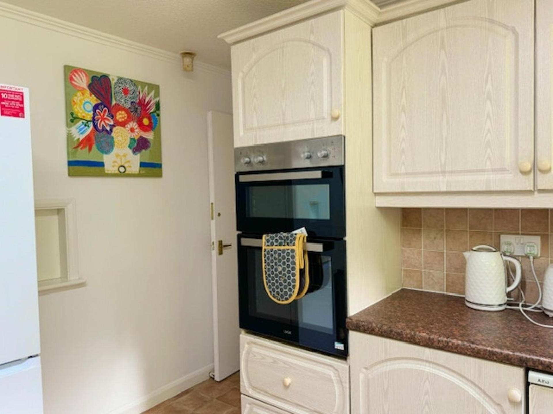 - Sleeps 6 - Garden - Wheelchair Access Leicester
