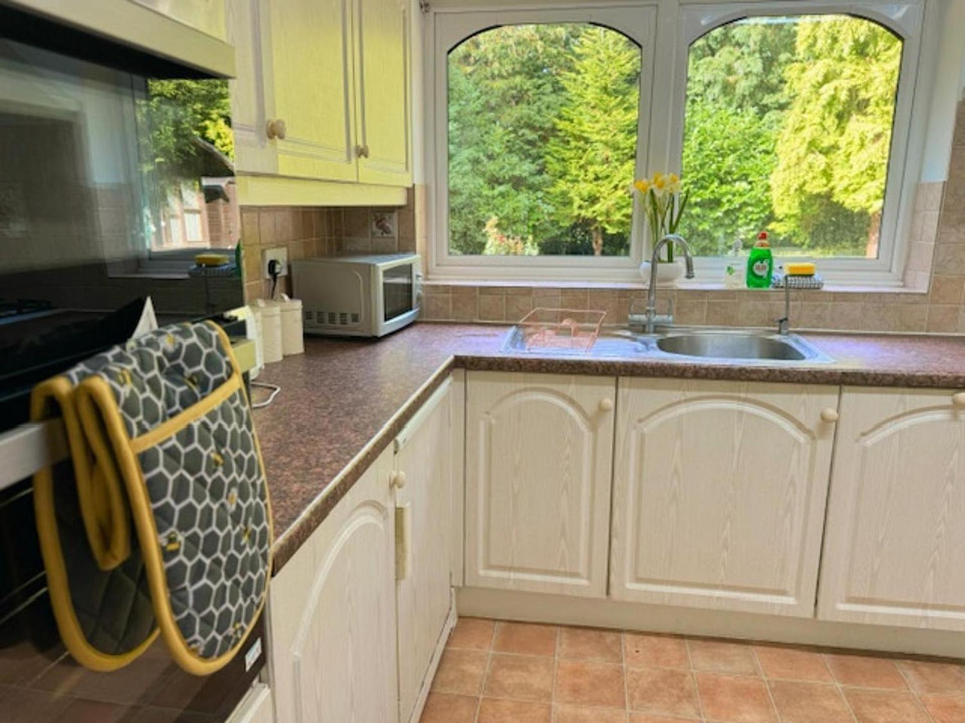 - Sleeps 6 - Garden - Wheelchair Access Holiday home Leicester