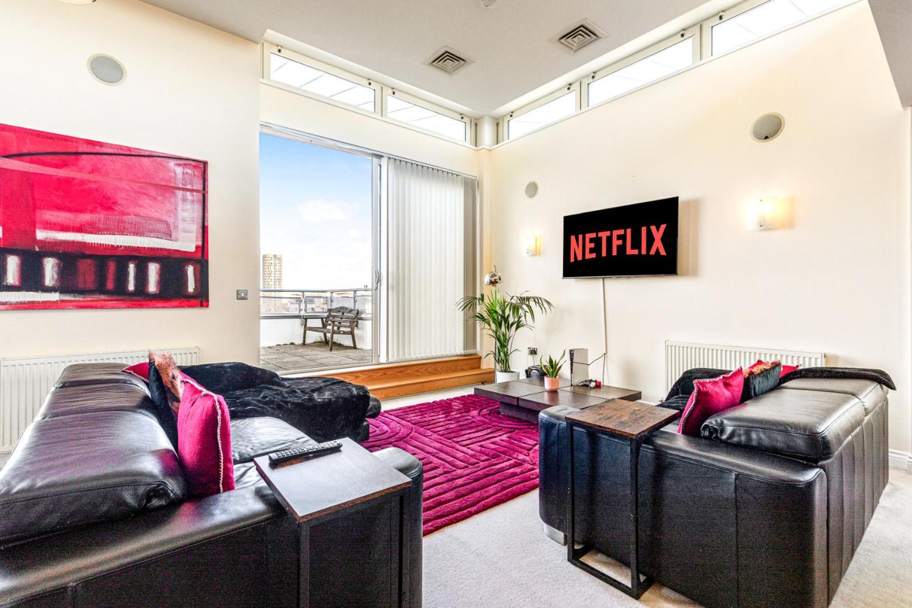 Homestay Luxury In Stunning Penthouse With Views Leicester