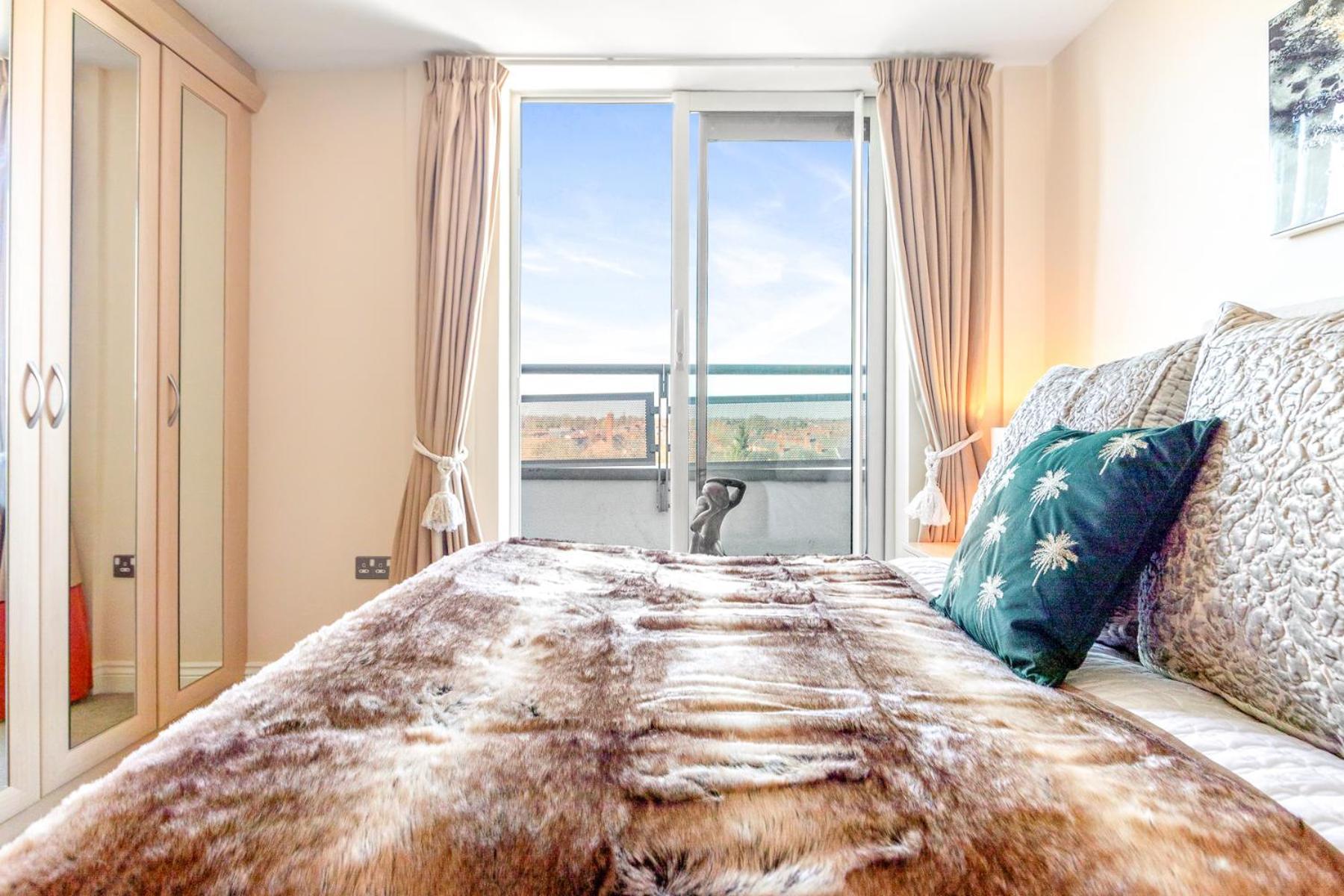 Luxury In Stunning Penthouse With Views Leicester