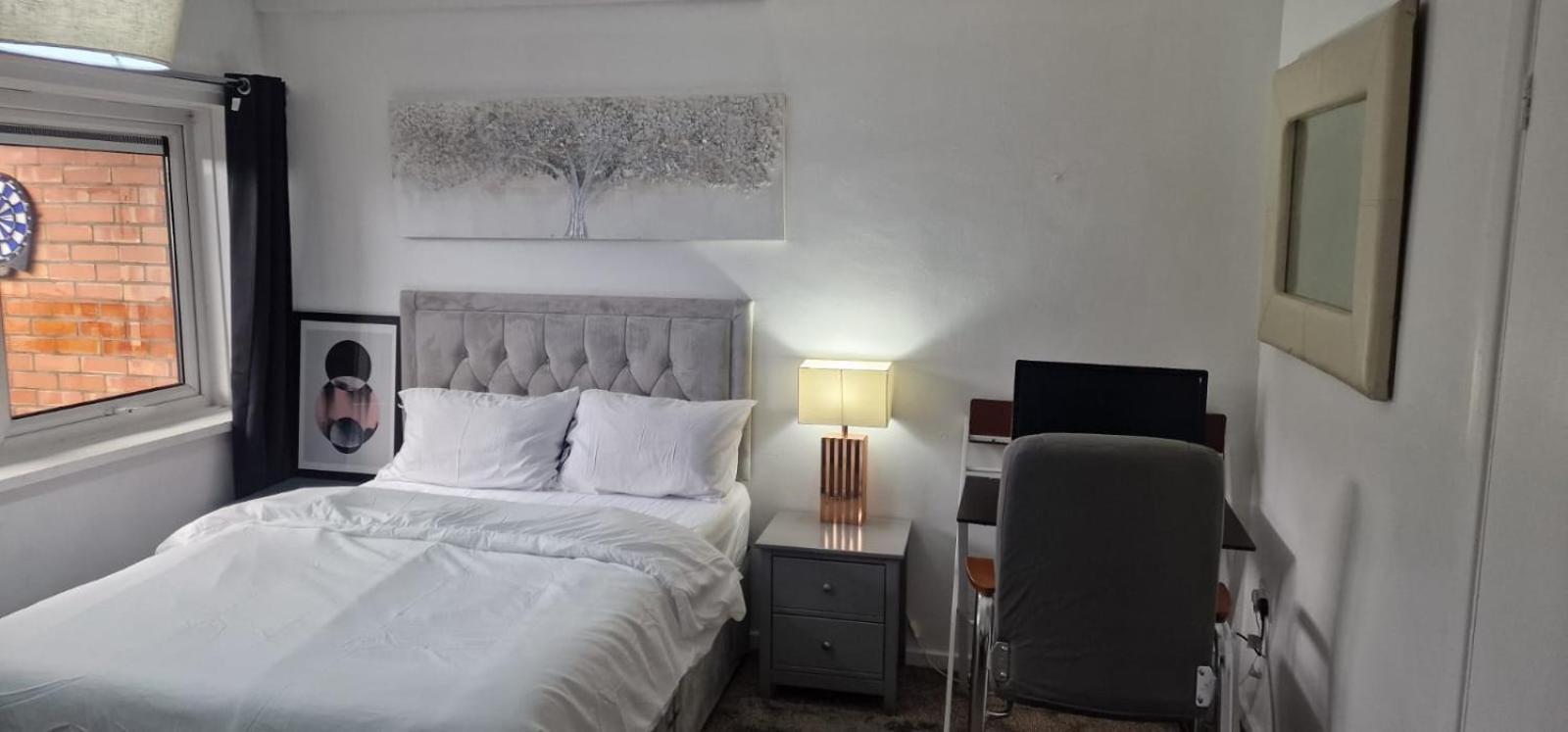 Ground 1 Bed Flat With A Garden Apartment *
