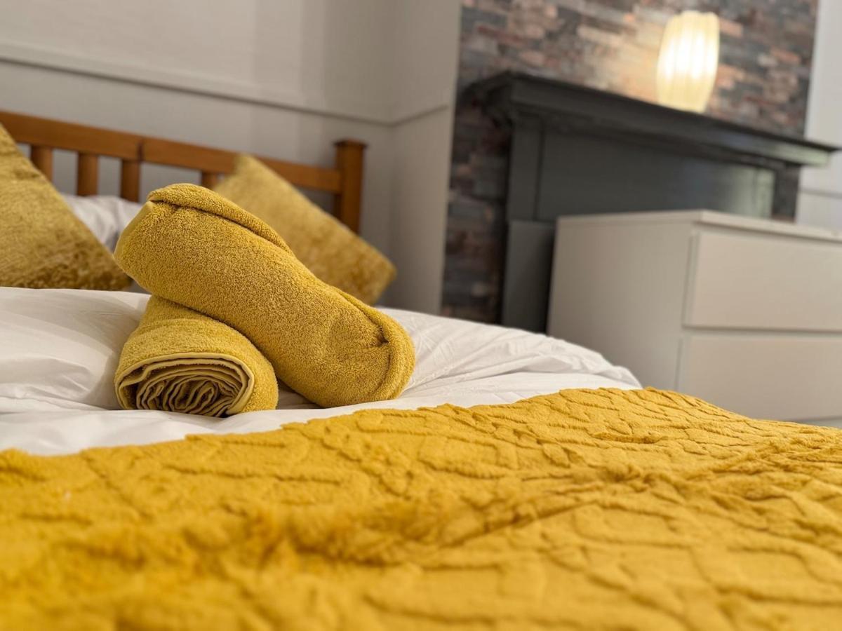 The Pub House - Timeless Charm Apartment Leicester