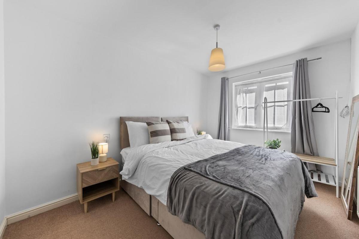 Spacious 3br Home, Sleeps 8, Free Parking, Fast Wifi, Long & Contractors Welcome Leicester