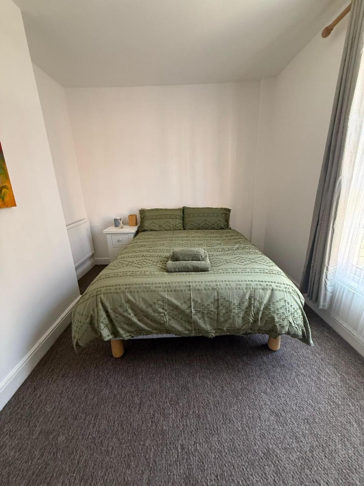 Holiday home Location - 3 Bedroom Spacious Townhouse - Wifi - Netflix Leicester