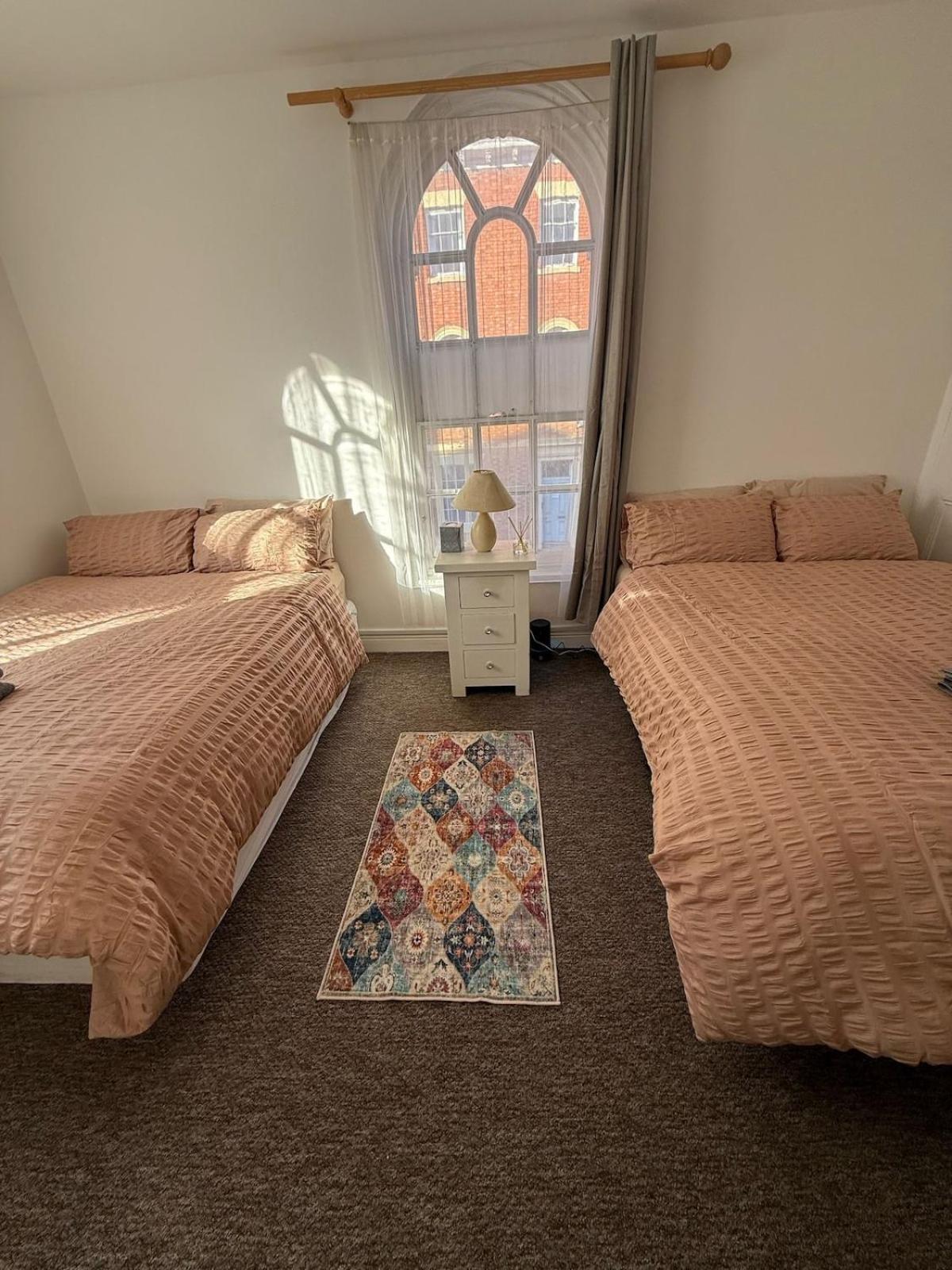 Holiday home Location - 3 Bedroom Spacious Townhouse - Wifi - Netflix Leicester