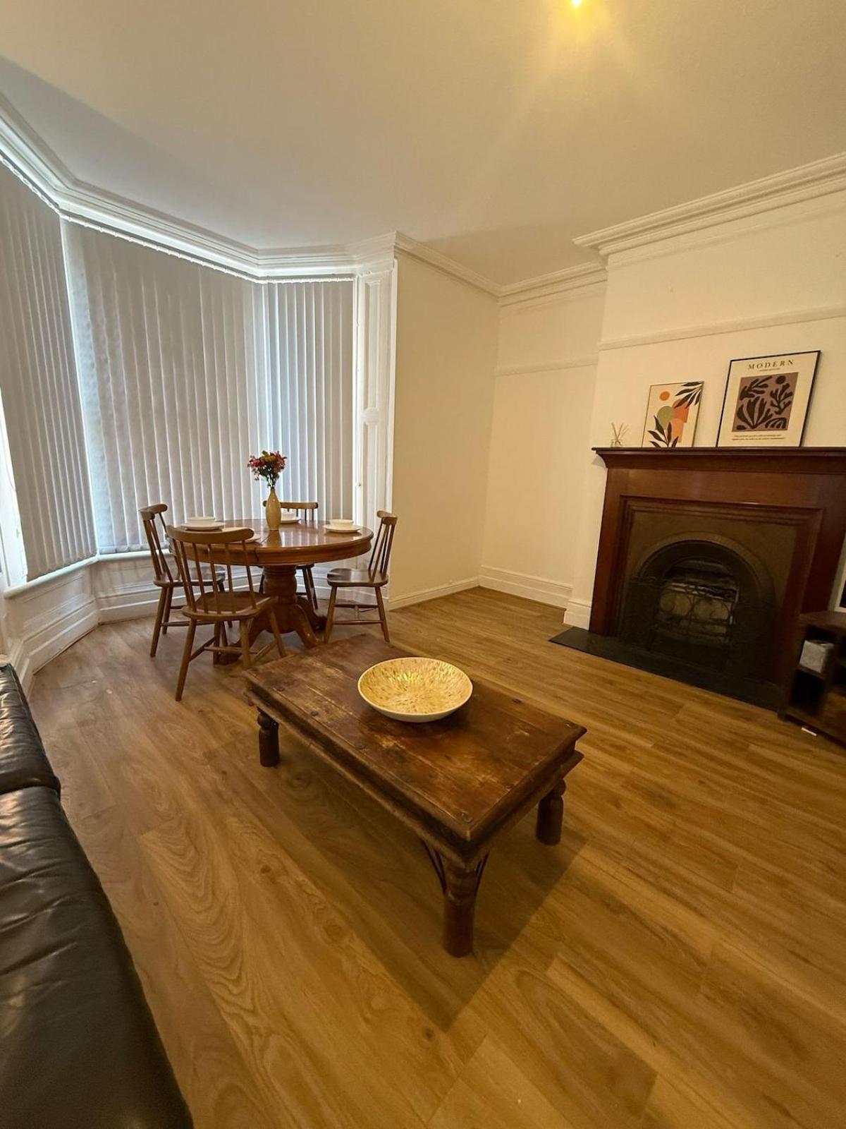 Location - 3 Bedroom Spacious Townhouse - Wifi - Netflix Leicester