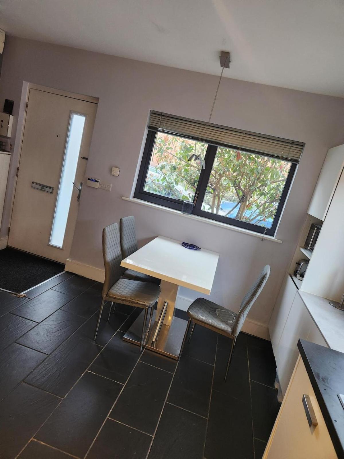2 Bedroom Modern * Leicester