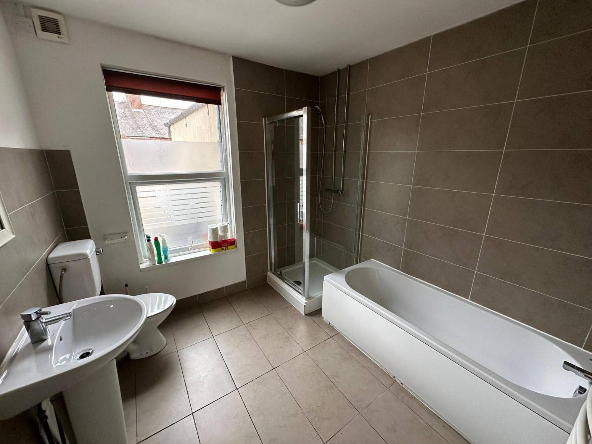 Guest house In Guest - Charming Guest With Shared Facilities