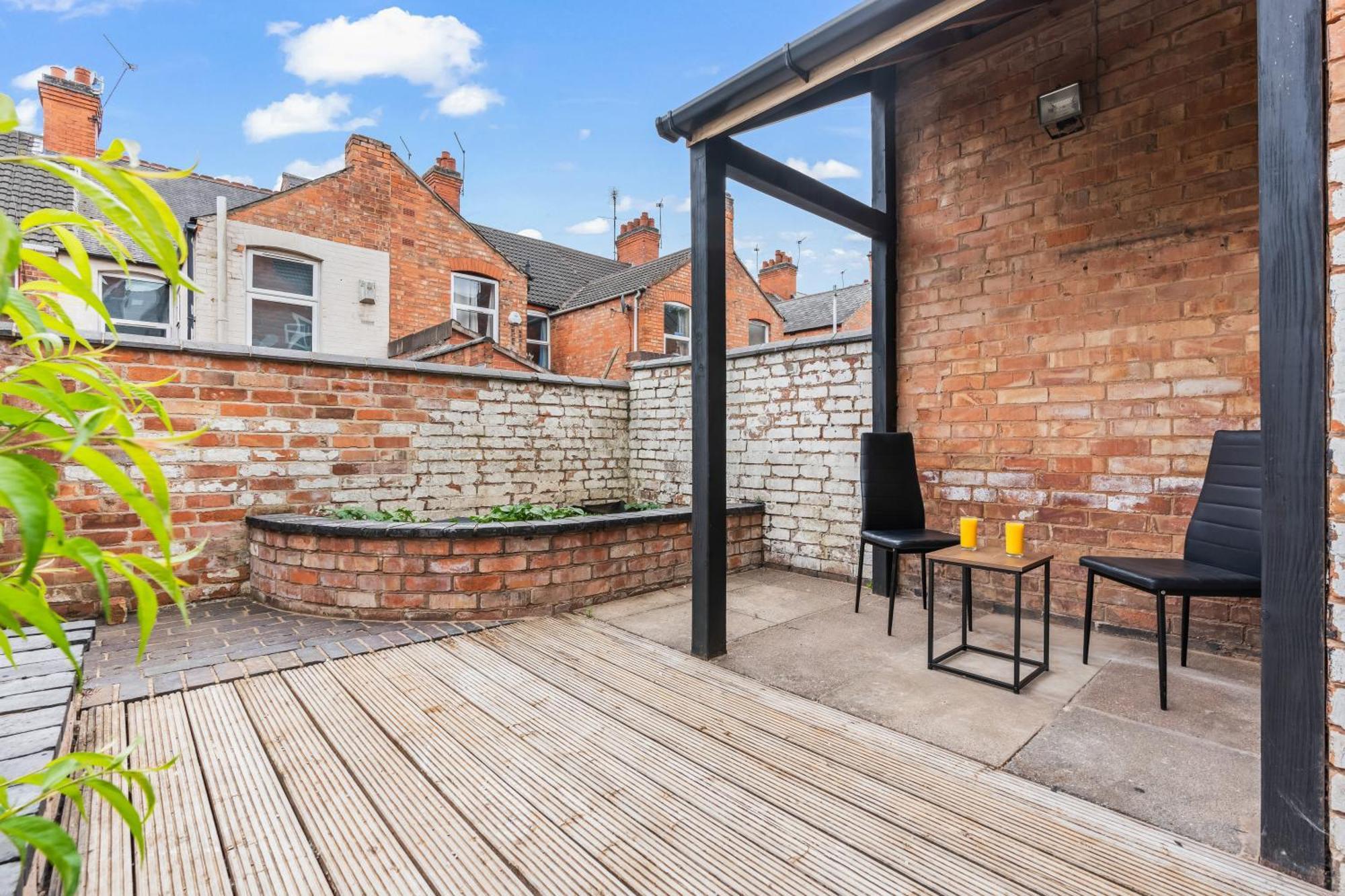 4br - Garden - Sleeps 10 * Leicester